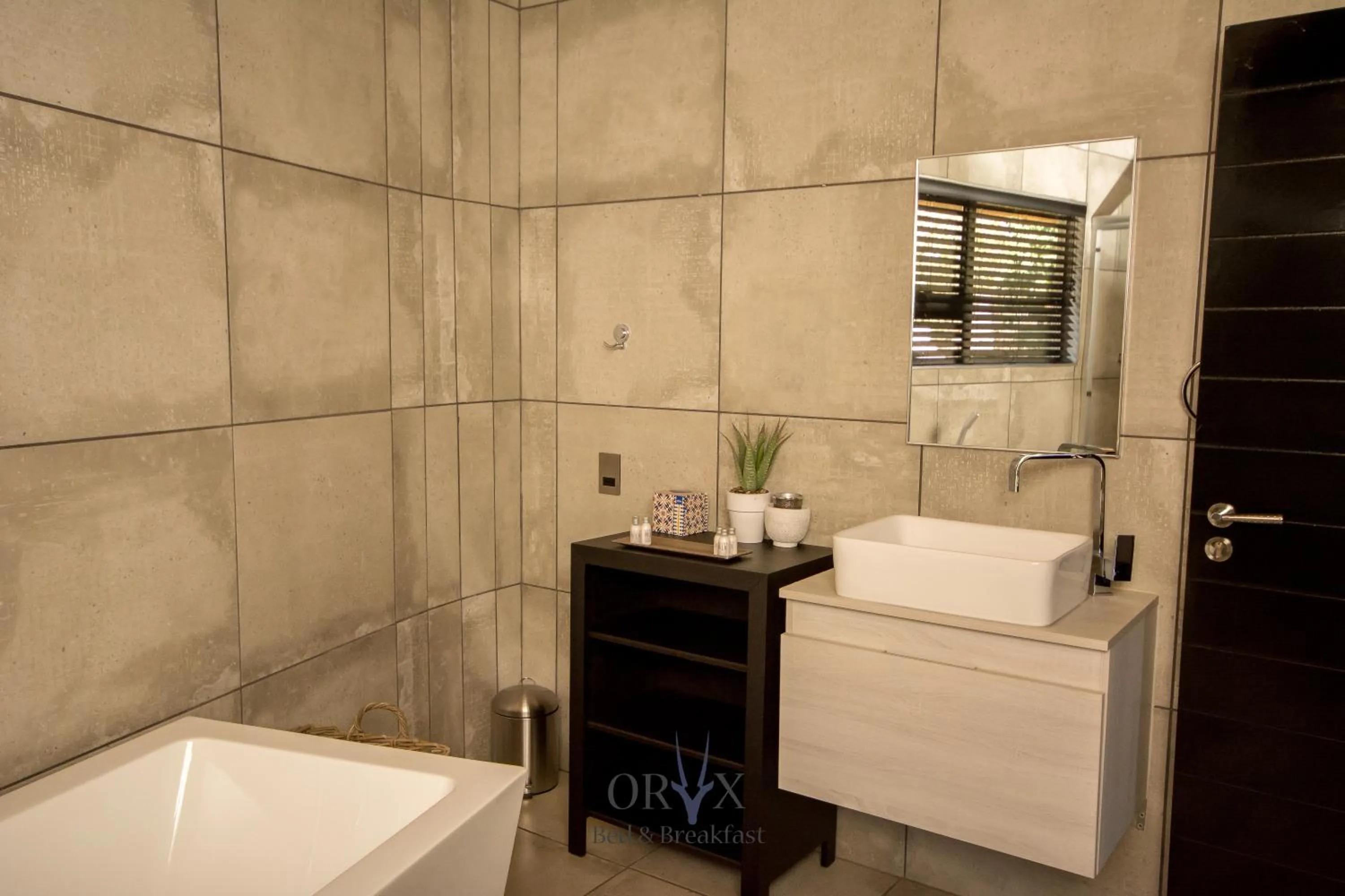 Shower in Oryx B&B Reserved Guests Only