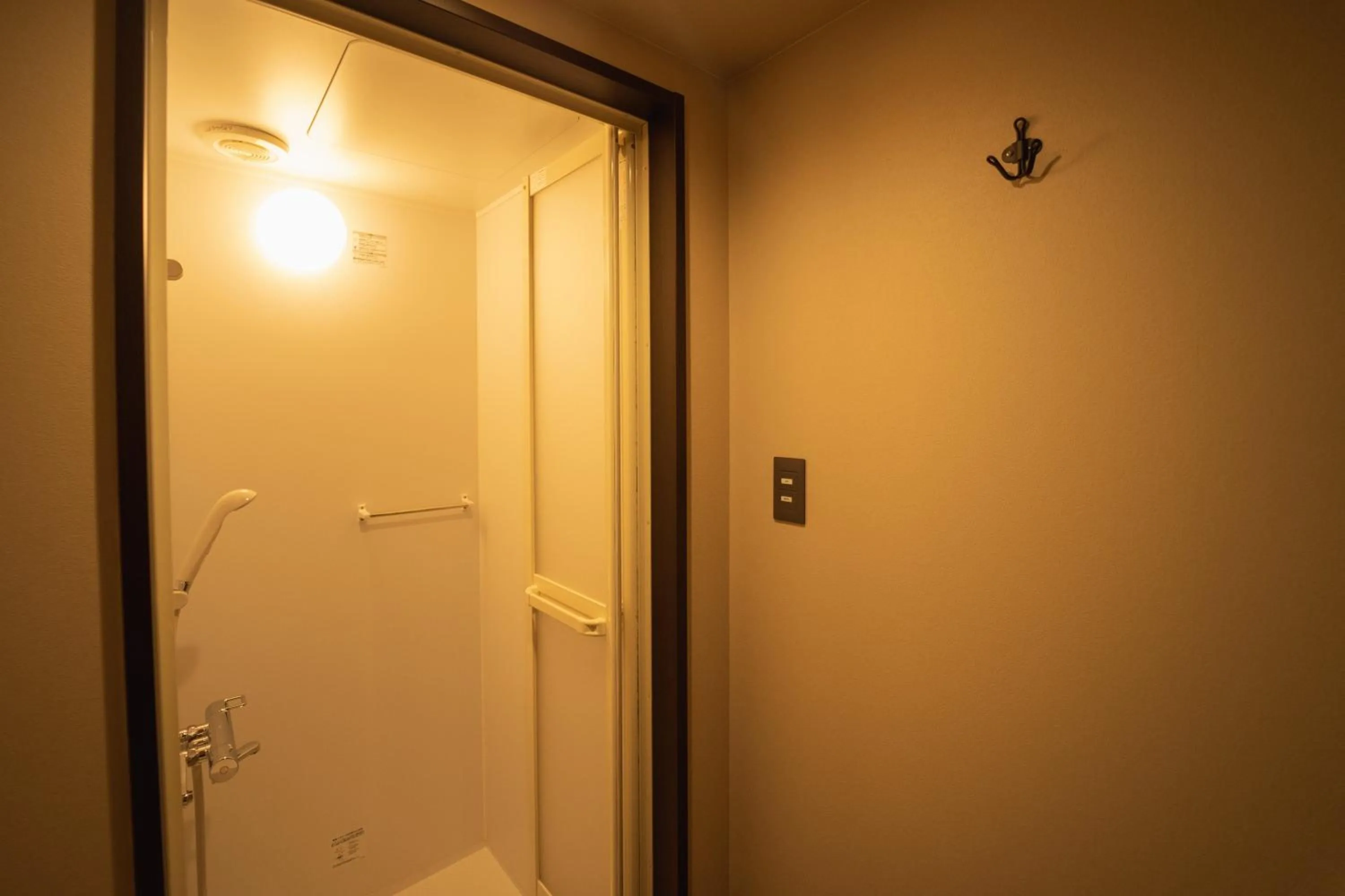 N33 Hakata Sta Riverside