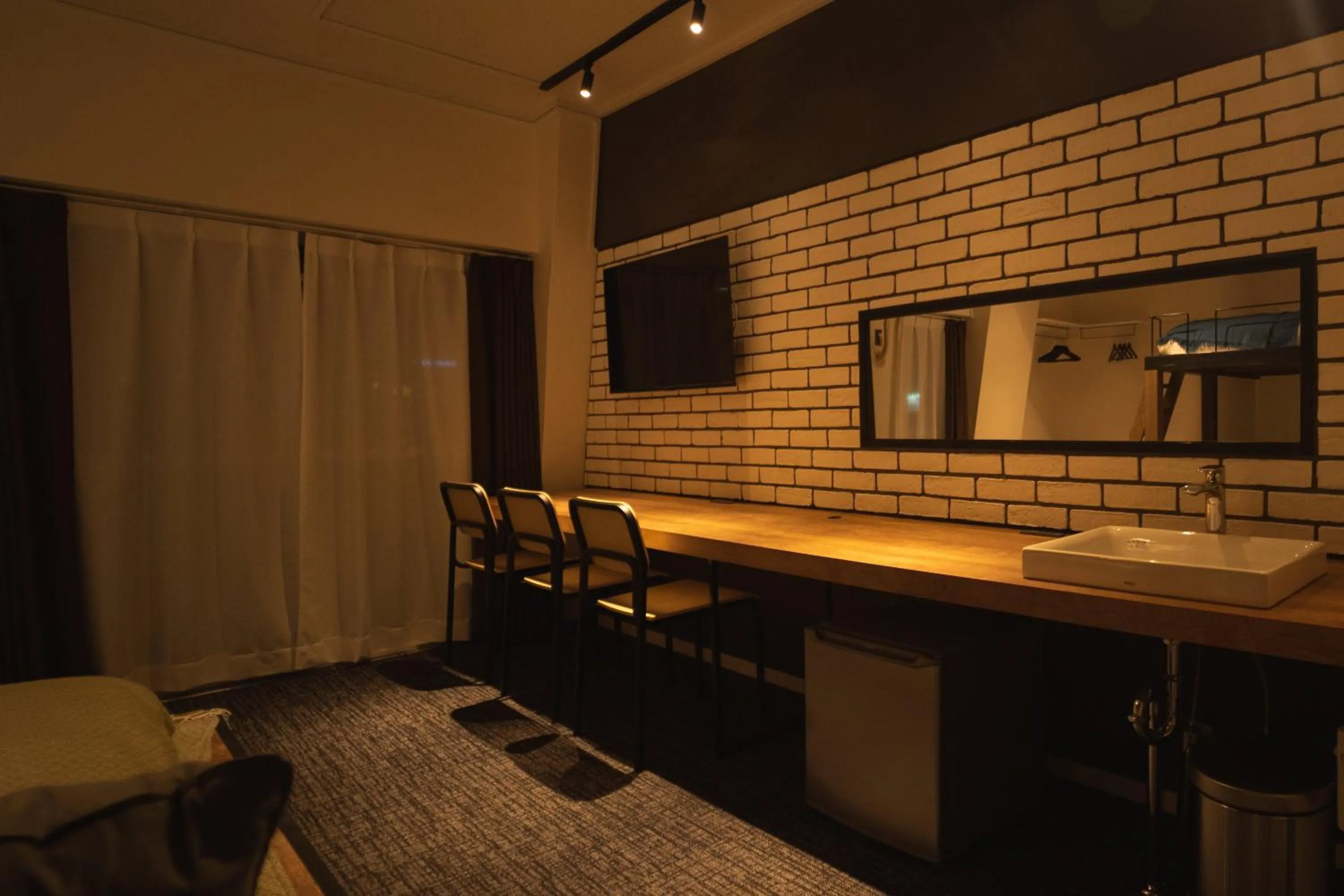 N33 Hakata Sta Riverside