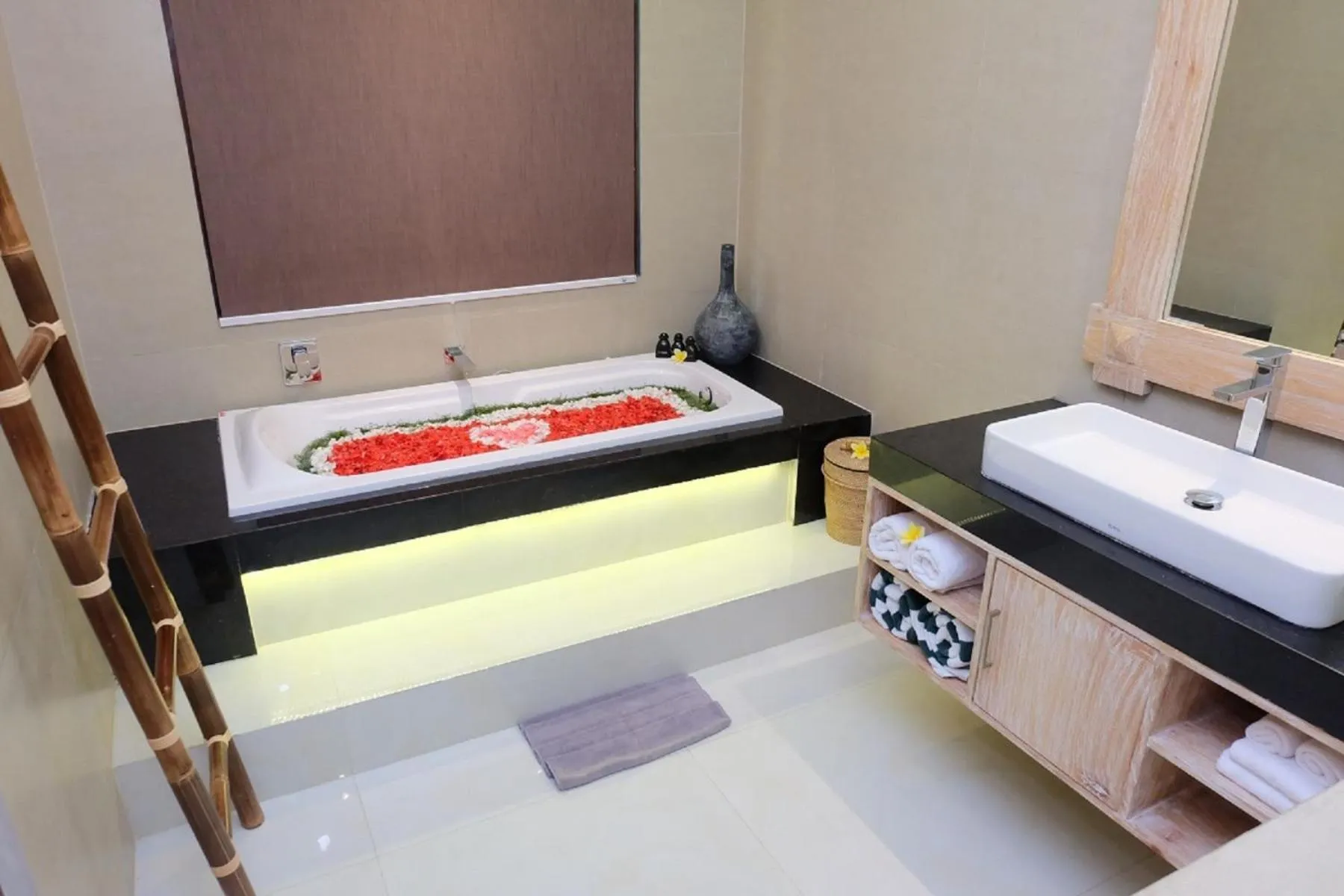 Toilet, Bed in Ubud Hills Villas & Resort