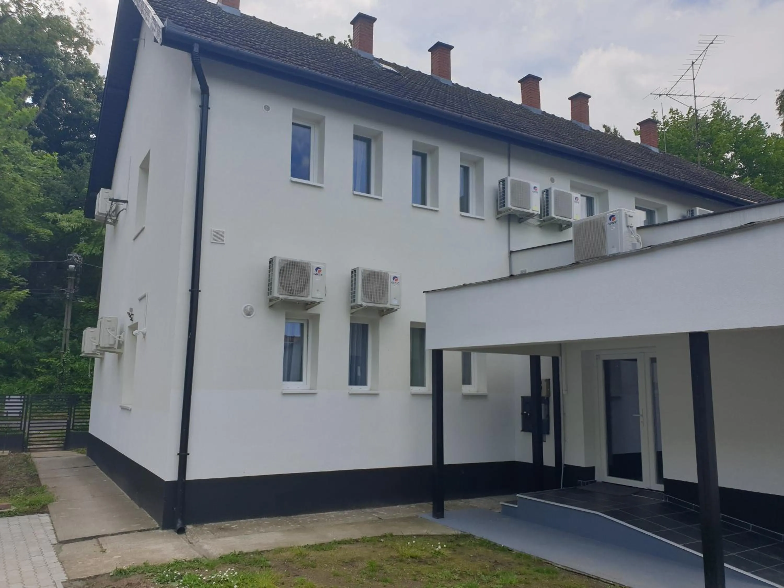 Property building in Kid Família Panzió Balatonszárszó