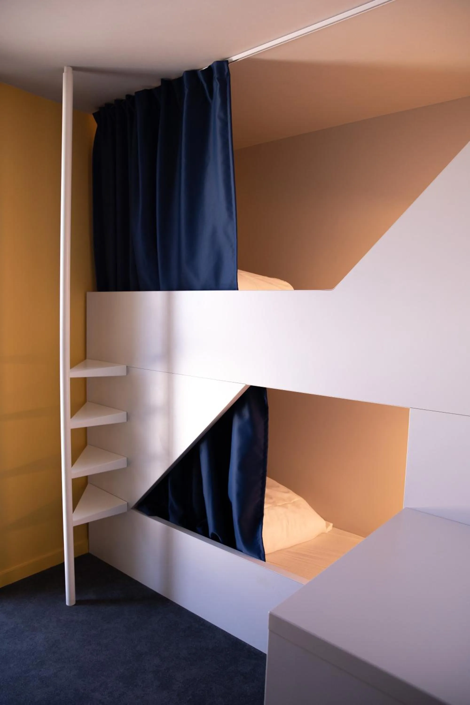 Bedroom, Bed in The People - Tours