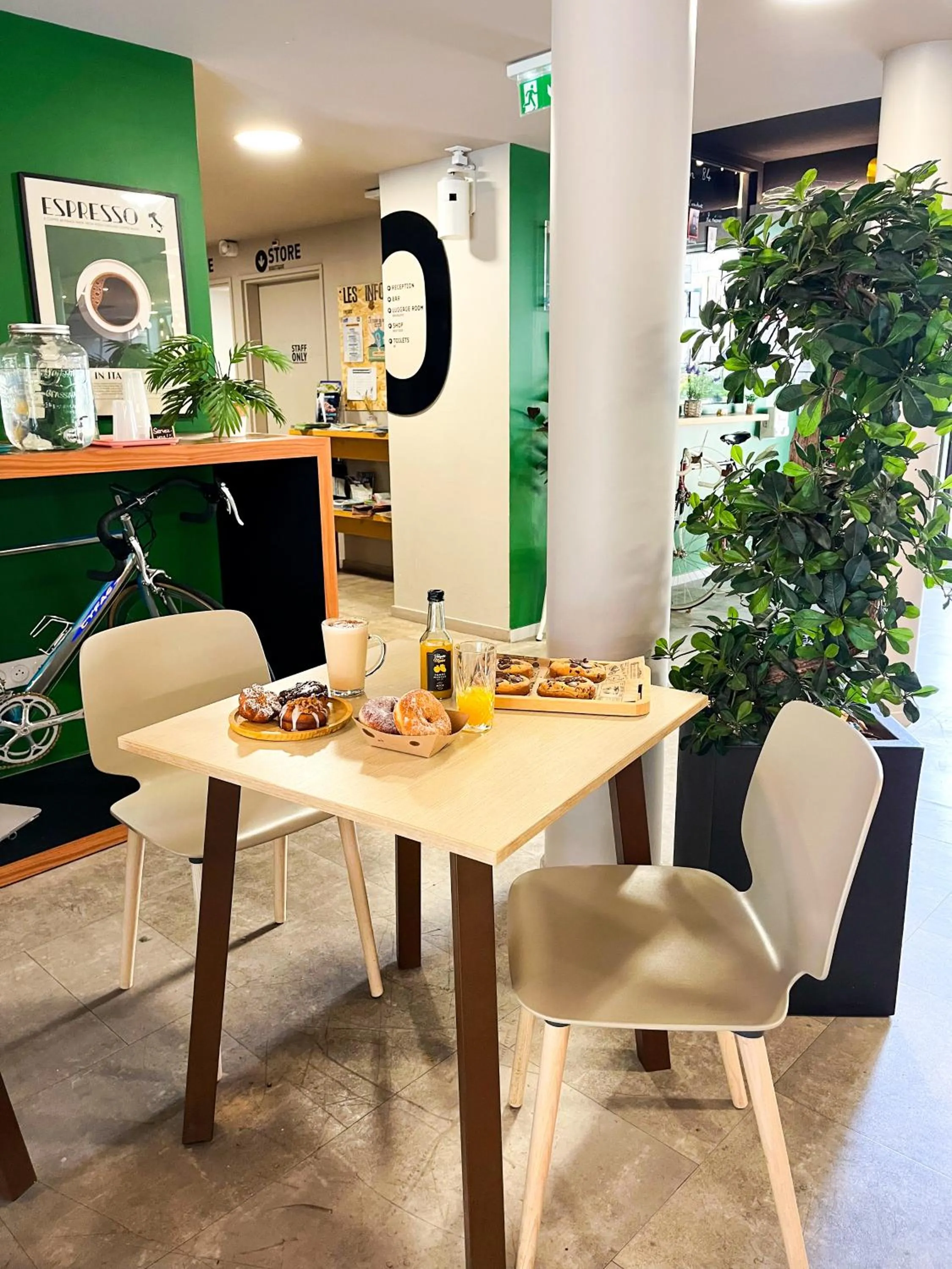 Living room in The People - Tours