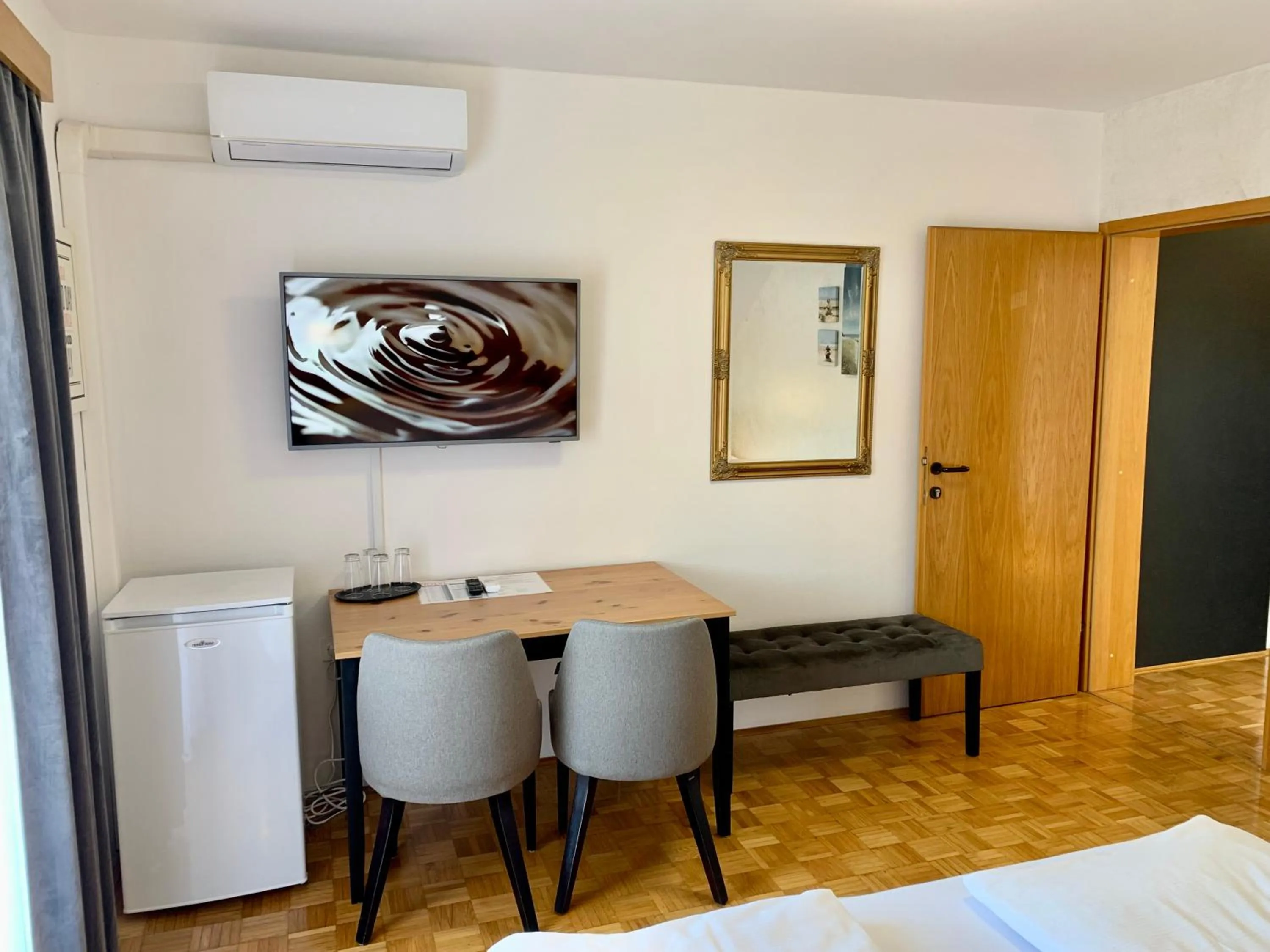 TV and multimedia, Bed in Hotel Maj Inn