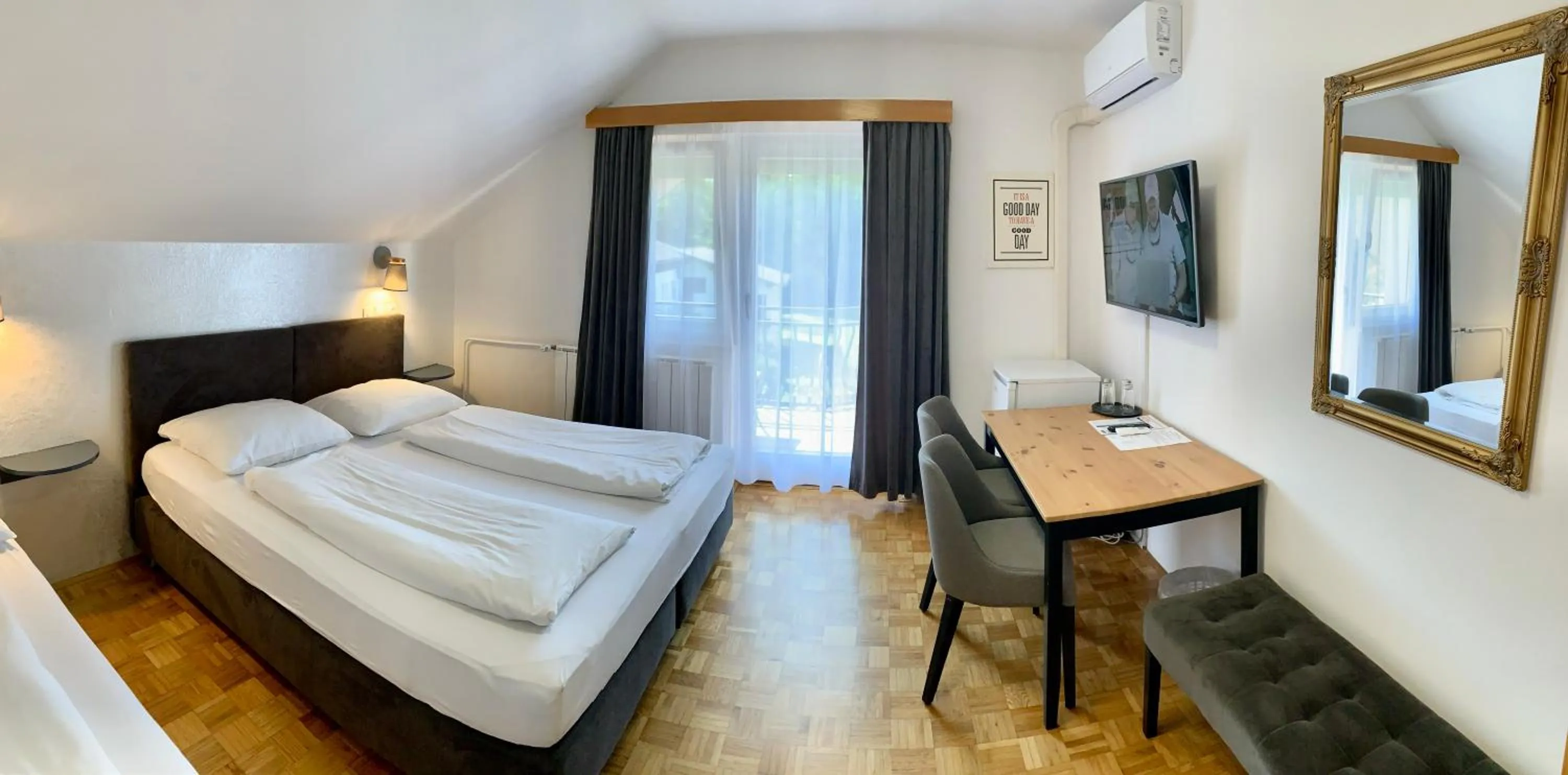 Bed in Hotel Maj Inn