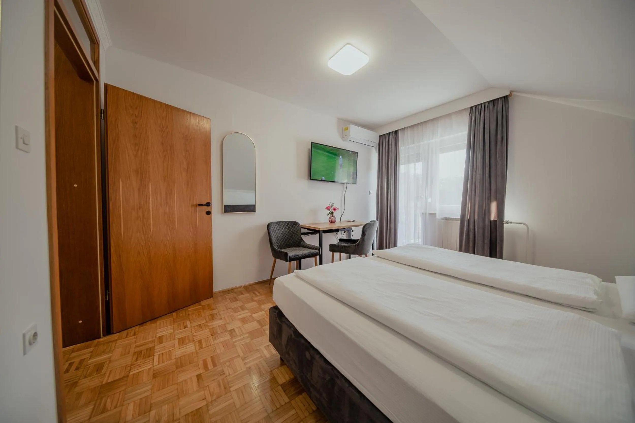 Bed in Hotel Maj Inn