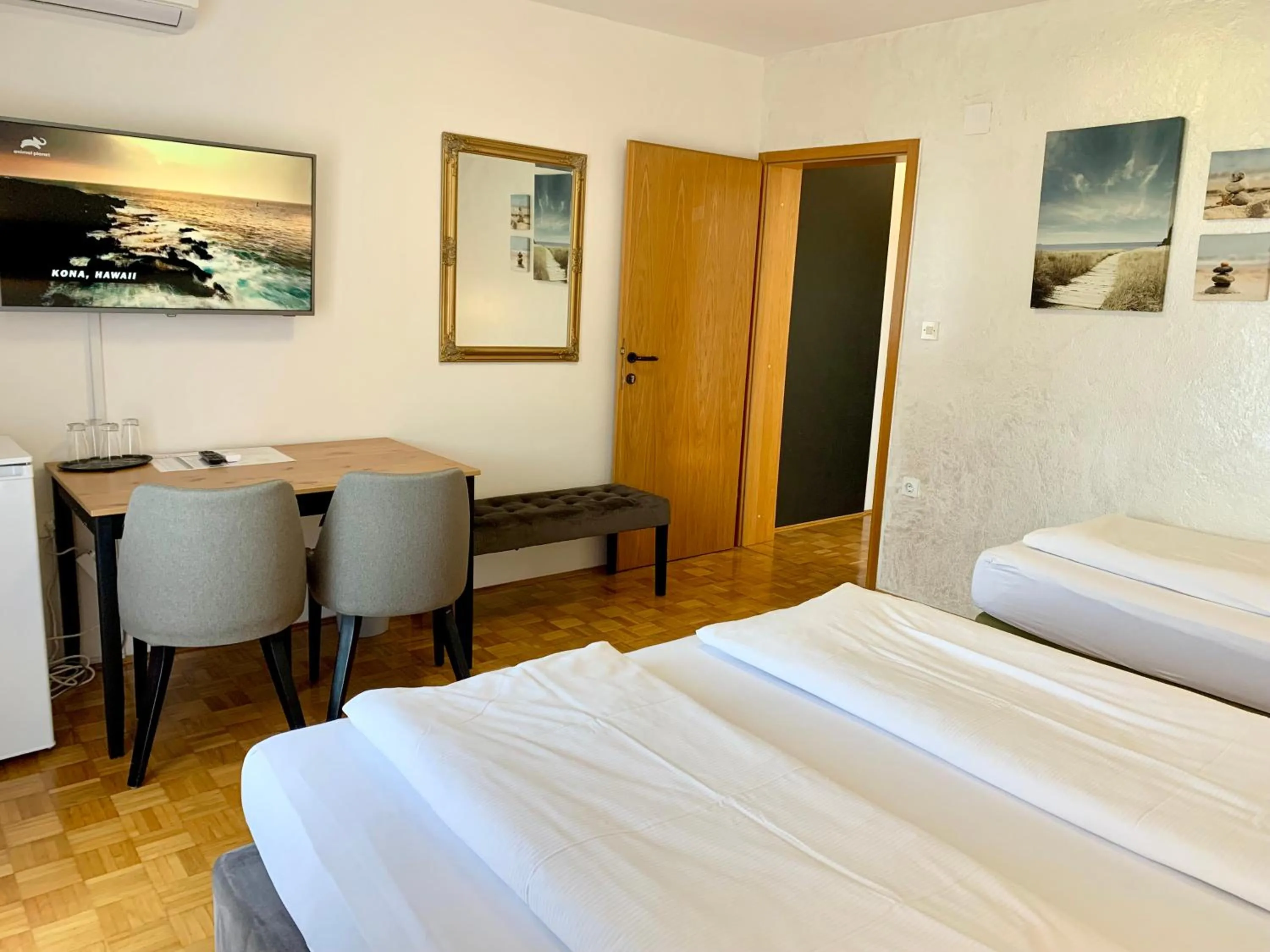 Bed in Hotel Maj Inn