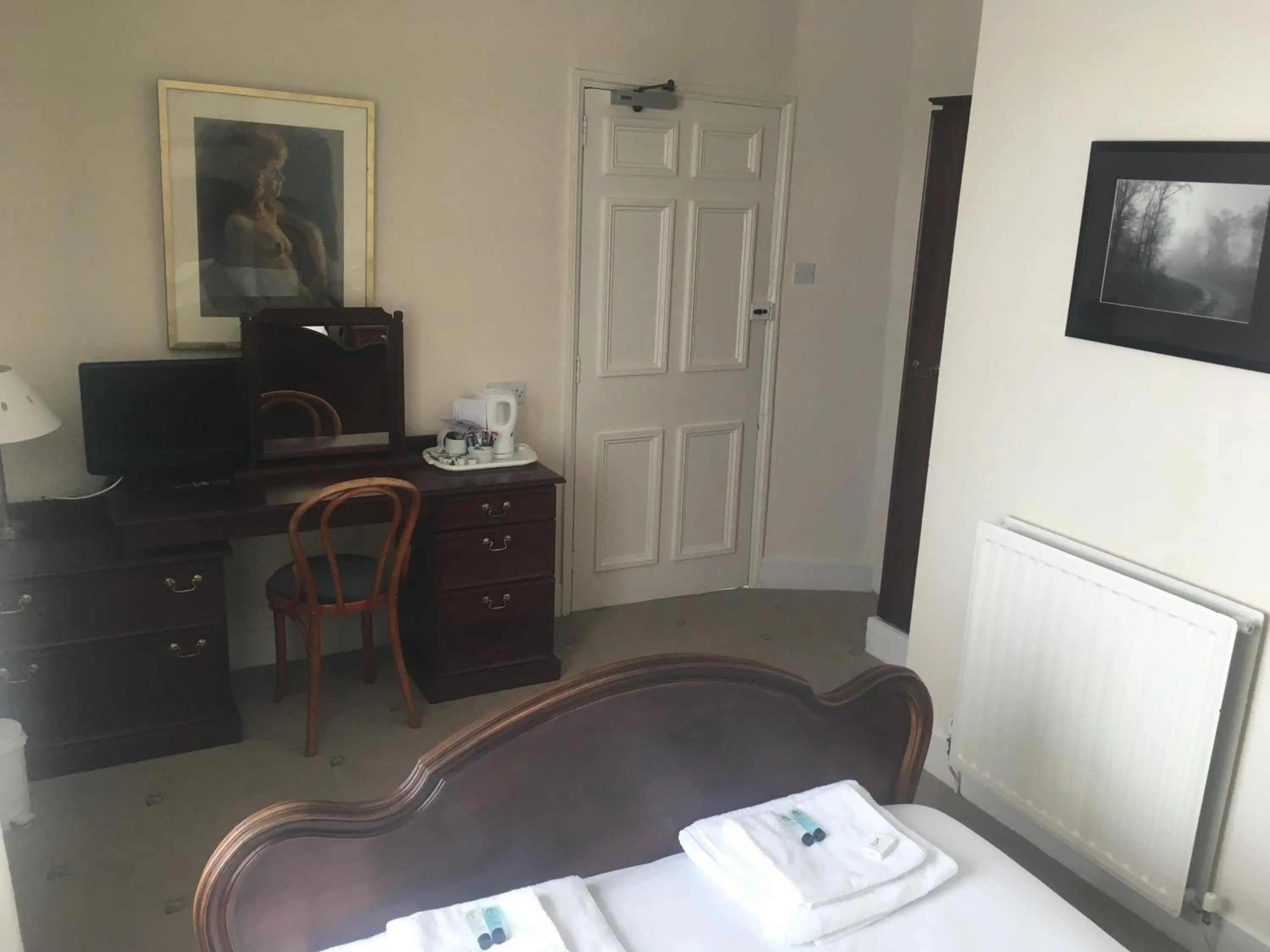 Bed in The White Hart Hotel