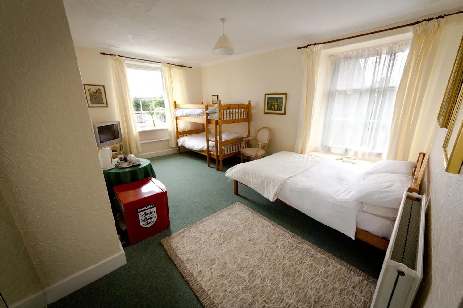Photo of the whole room, Bed in The White Hart Hotel