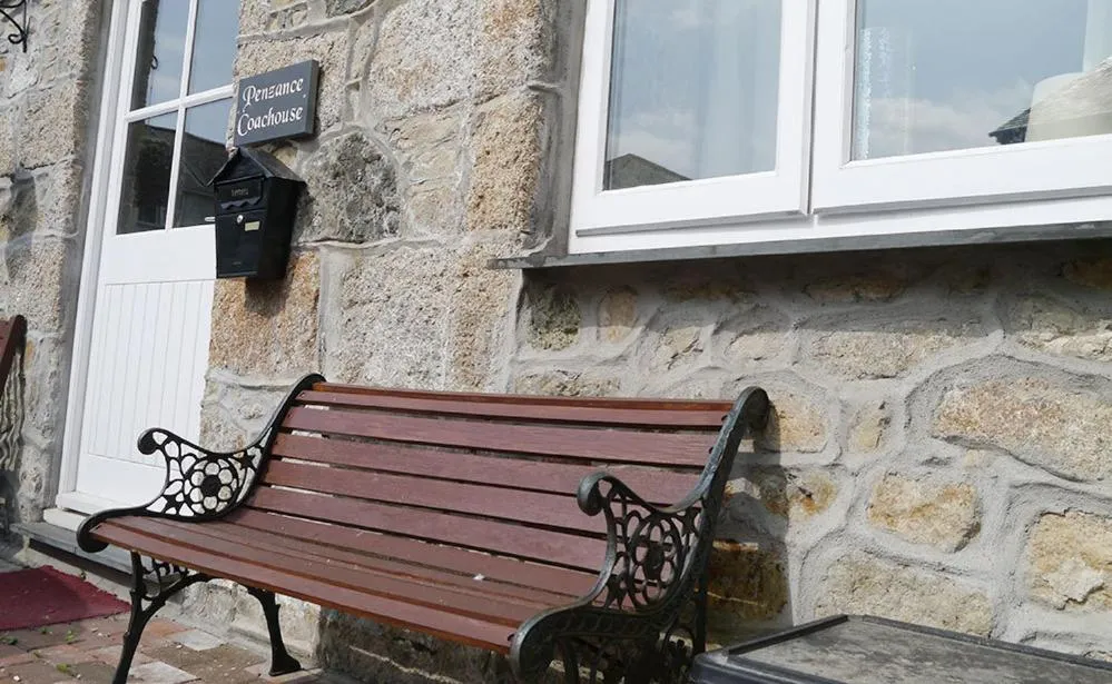 Facade/entrance in The White Hart Hotel