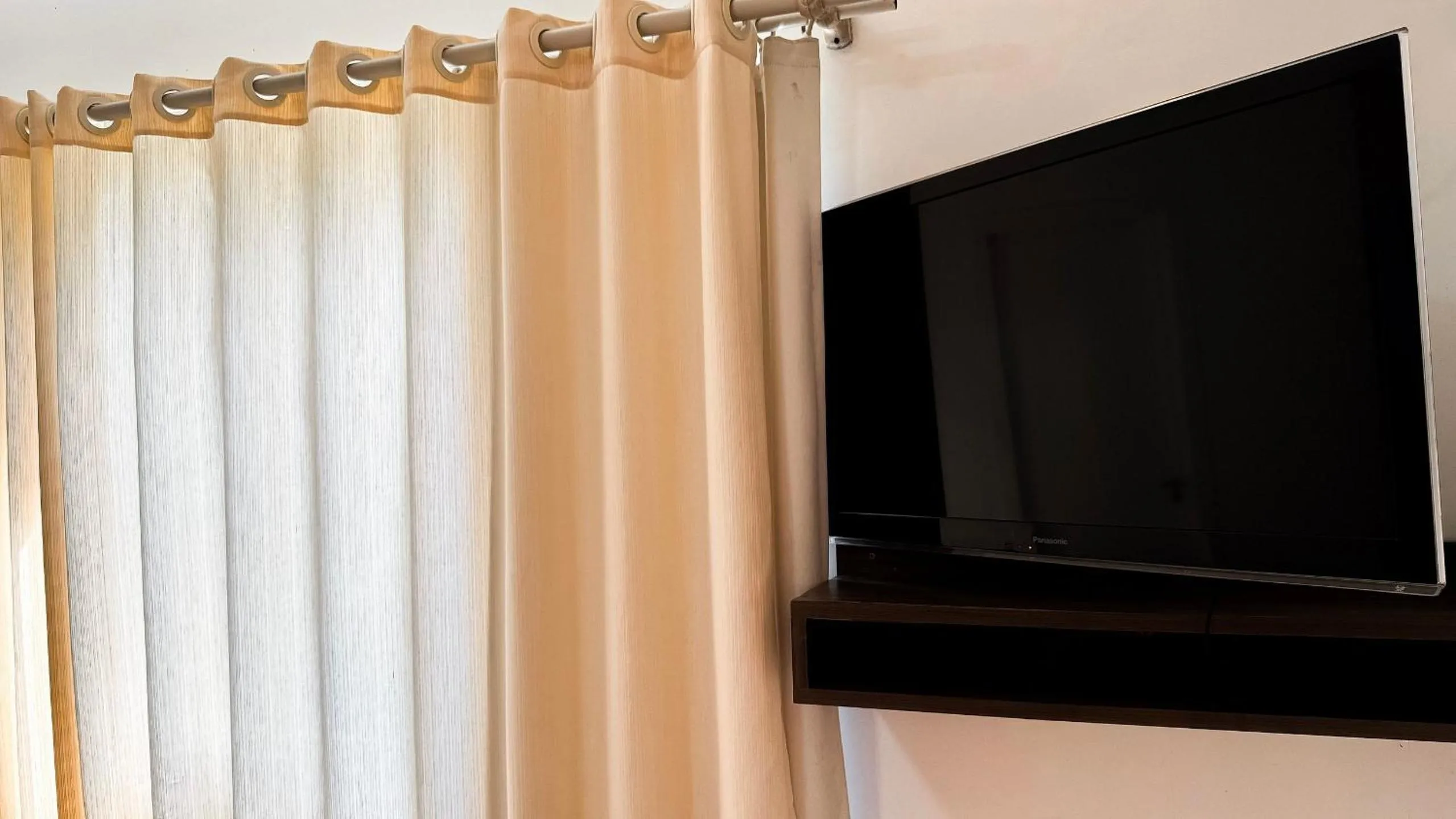 Pousada Bernúncia - Com café da Manhã, próximo a Praia Grande