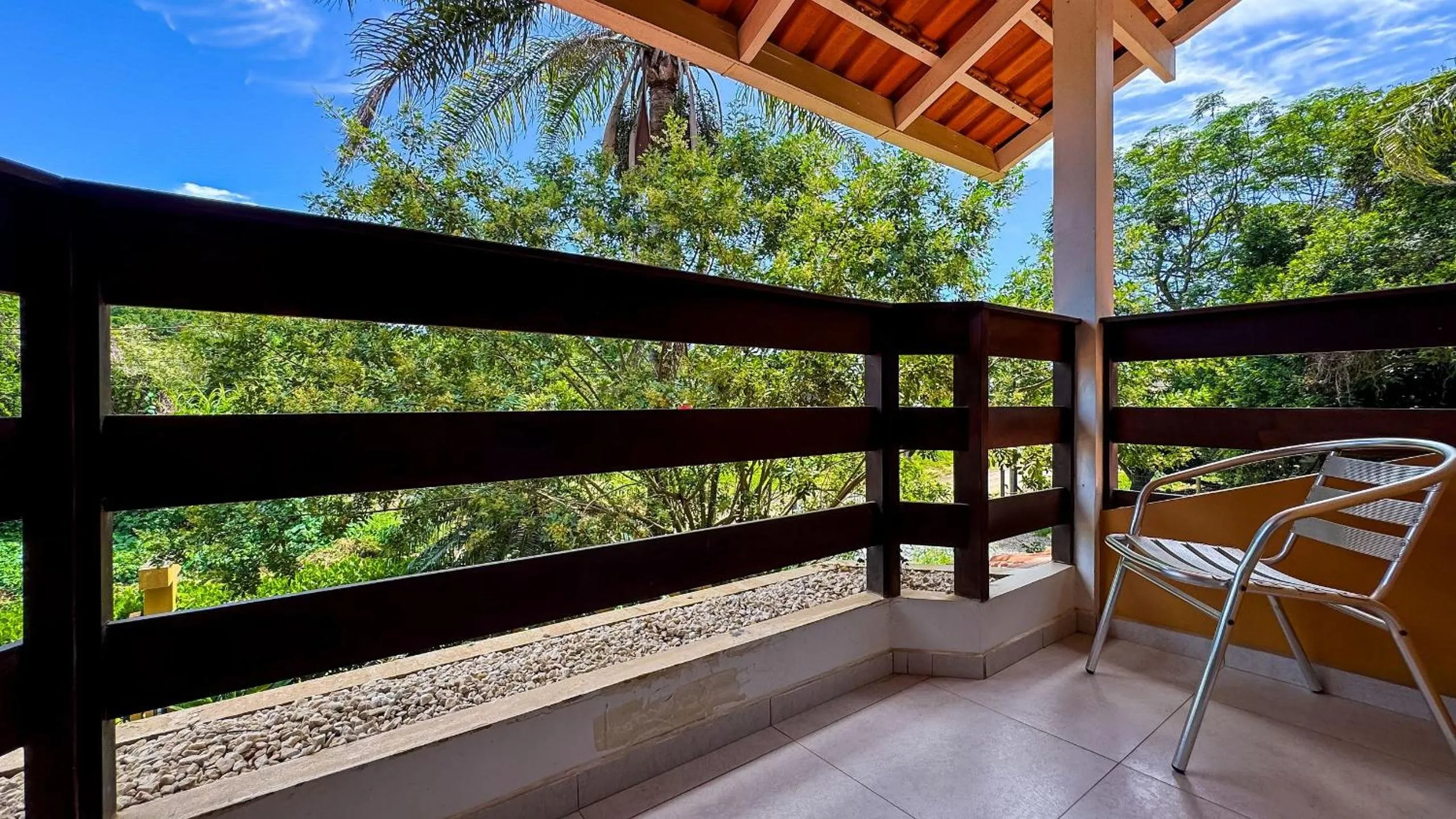 Pousada Bernúncia - Com café da Manhã, próximo a Praia Grande