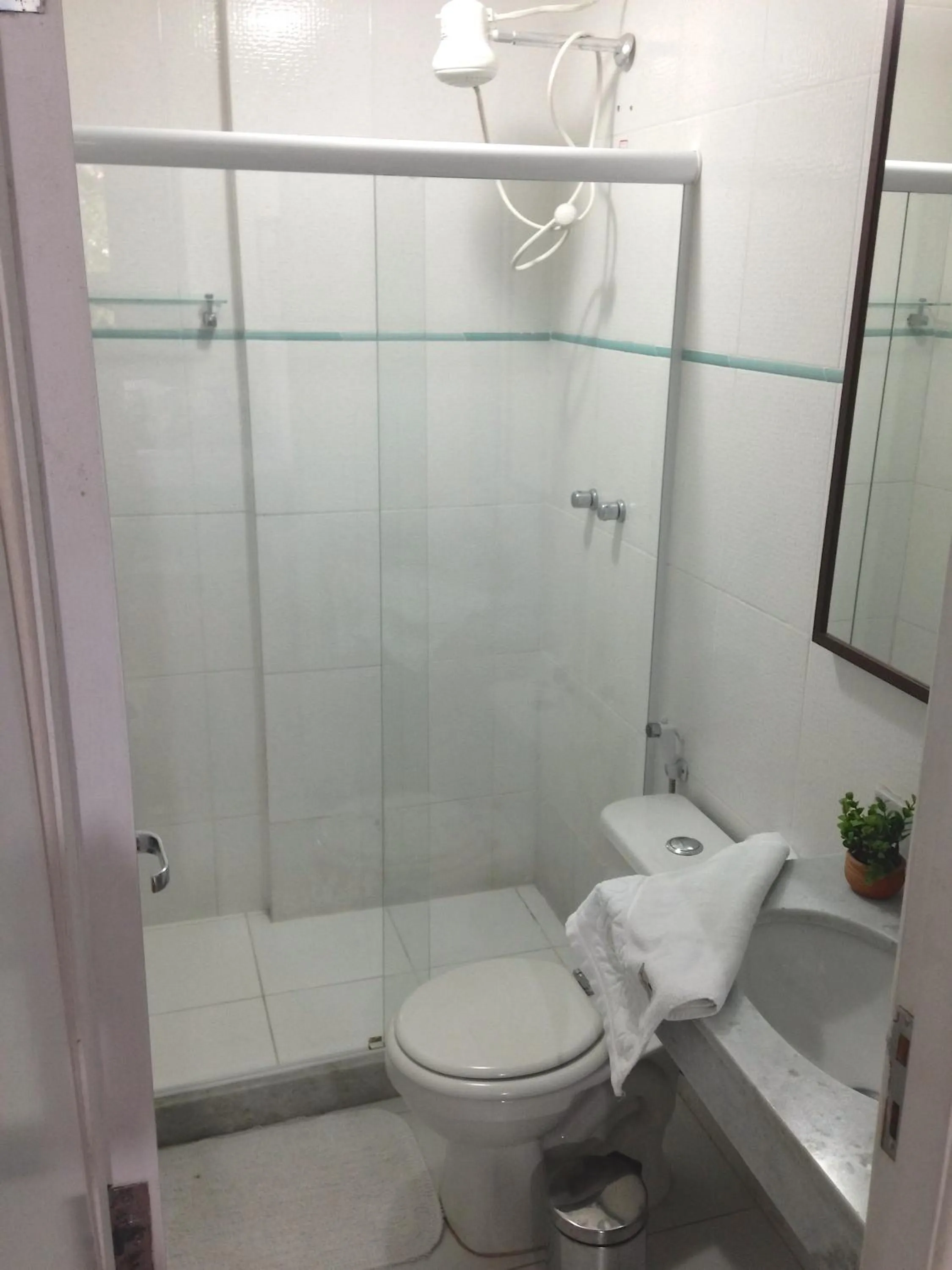 Bathroom in Brasileranza Hostel