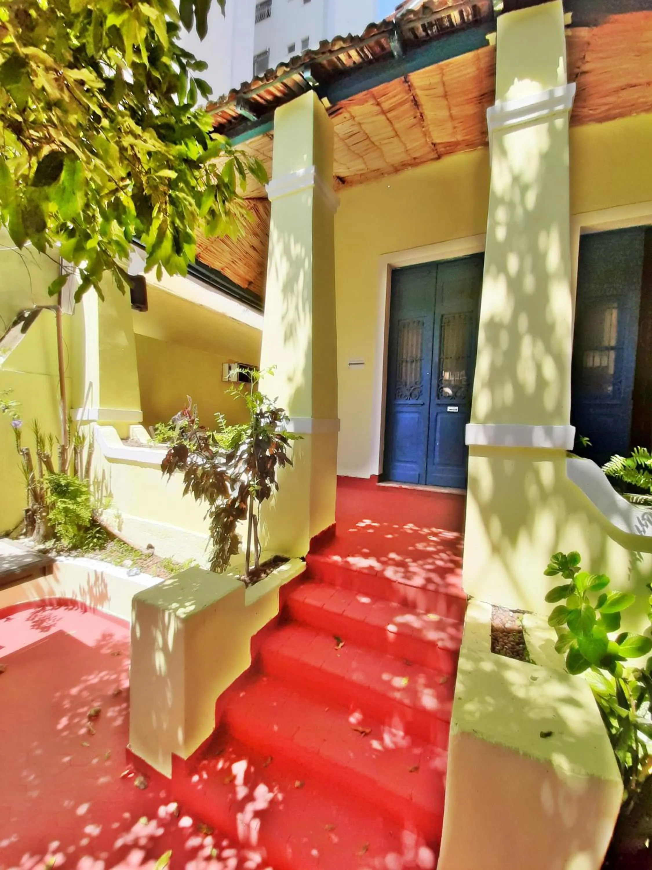 Patio in Brasileranza Hostel