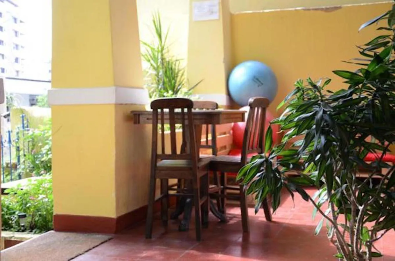 Facade/entrance in Brasileranza Hostel