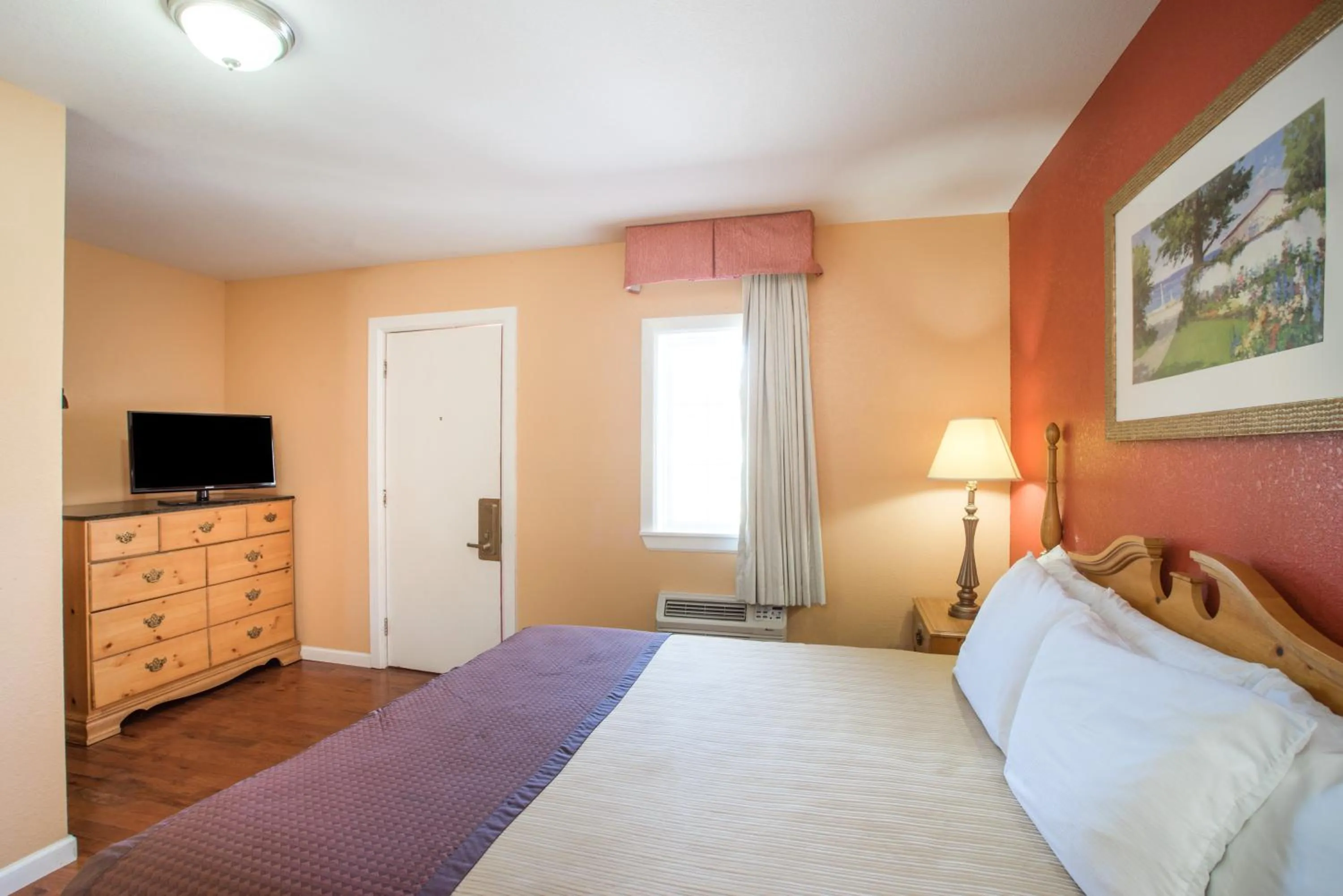 Bed in The Hillside Hotel