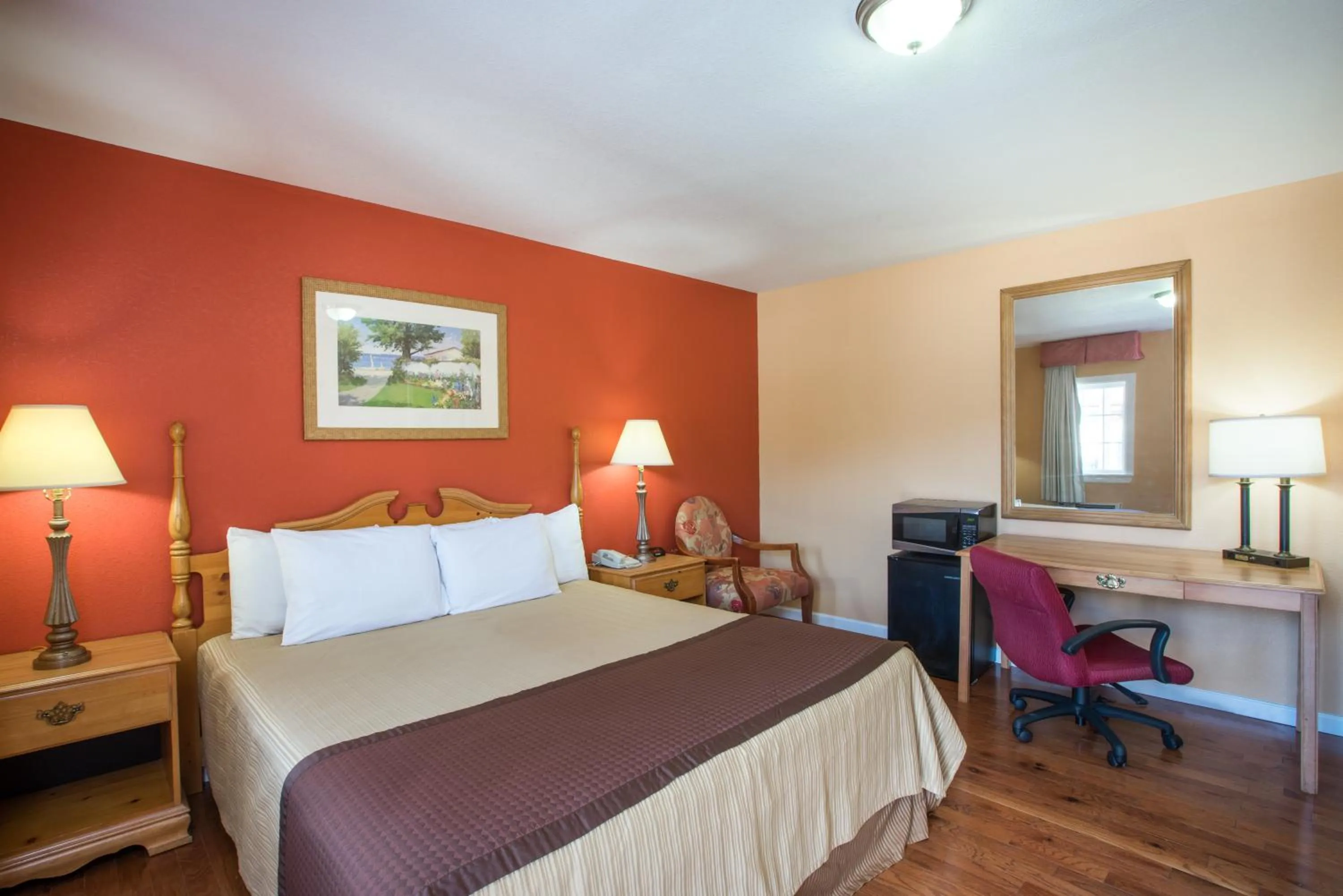 Photo of the whole room, Bed in The Hillside Hotel