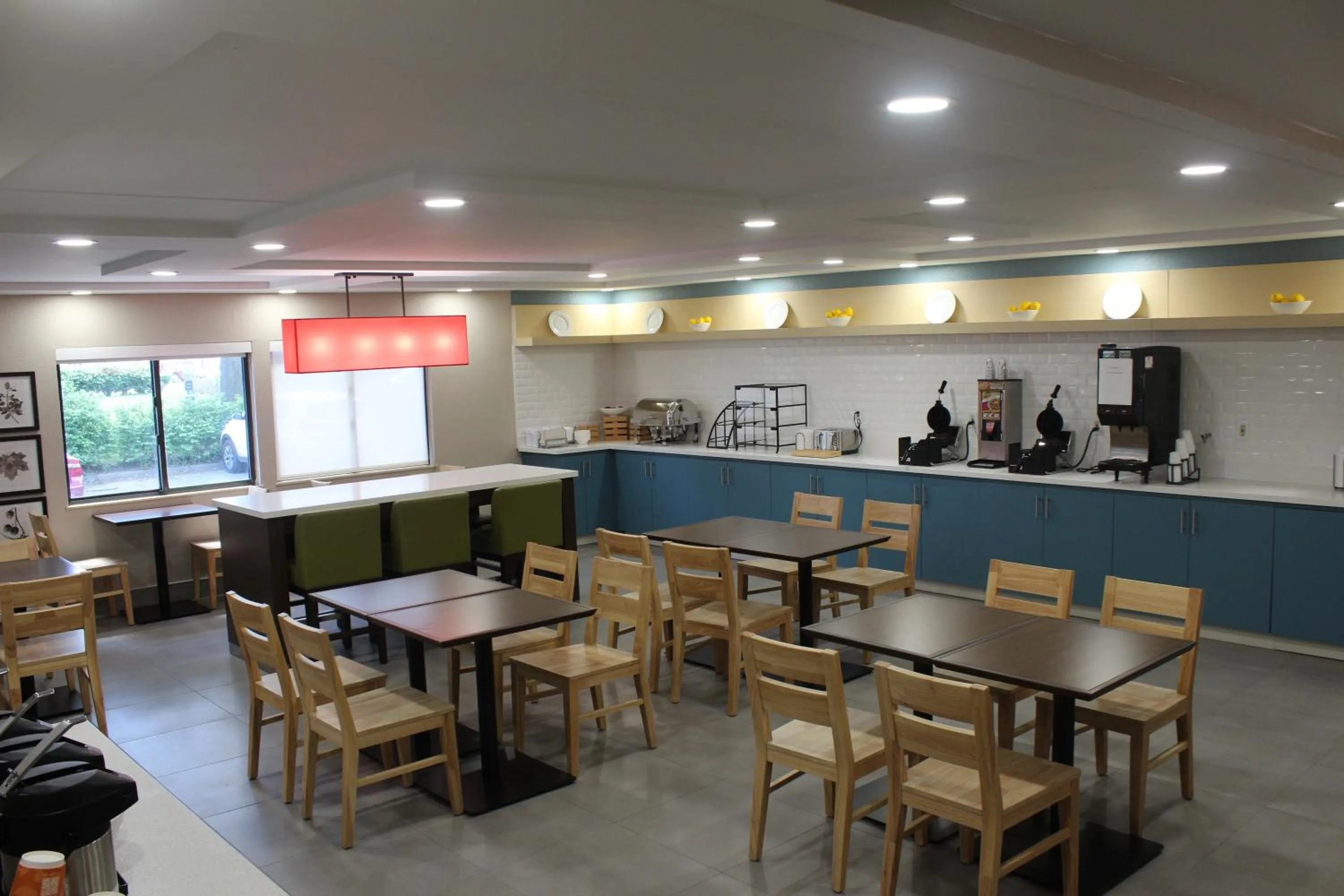 Restaurant/places to eat in Country Inn & Suites by Radisson, Dunbar - Charleston