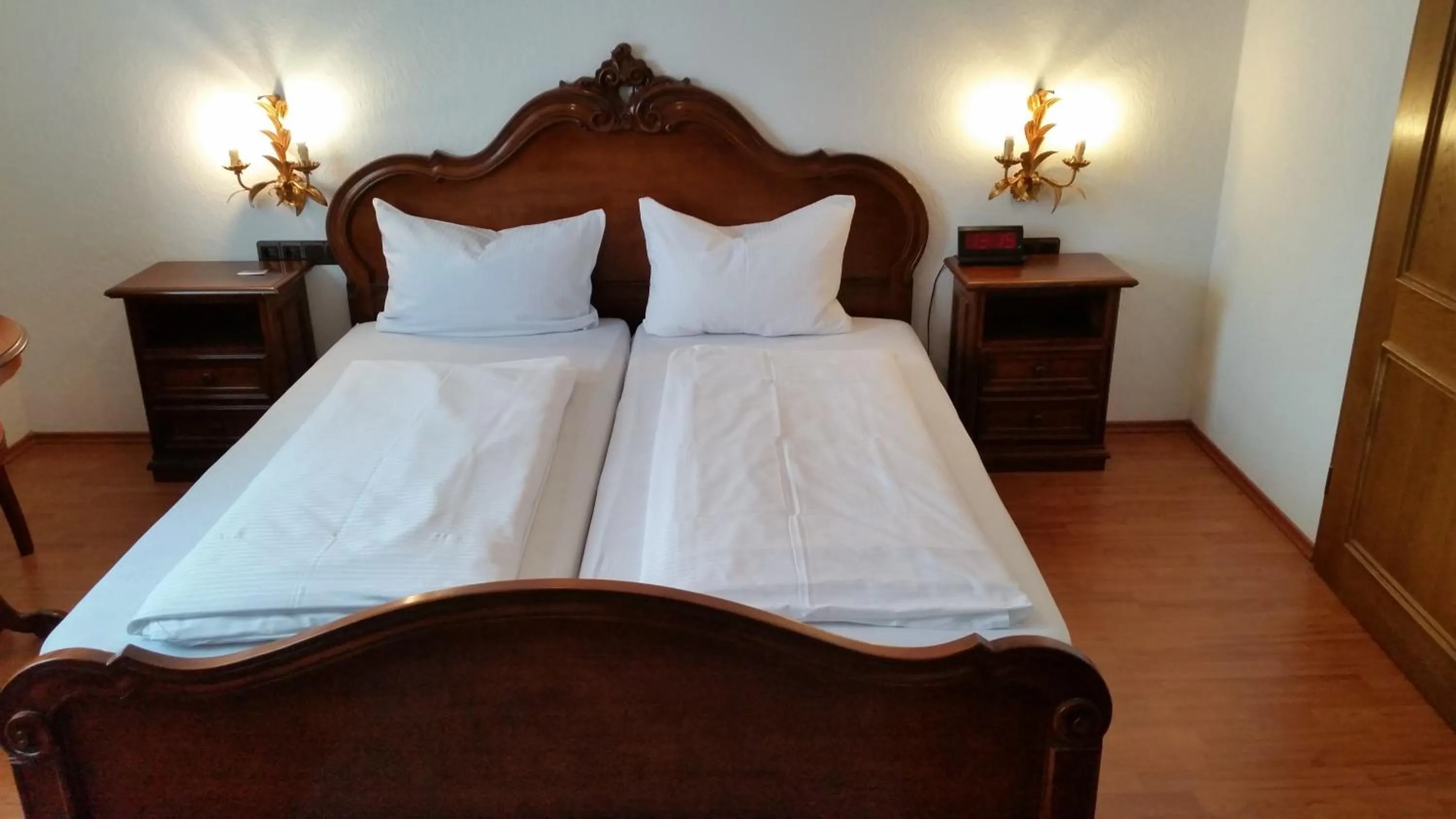 Bed in Hotel Dorfschenke