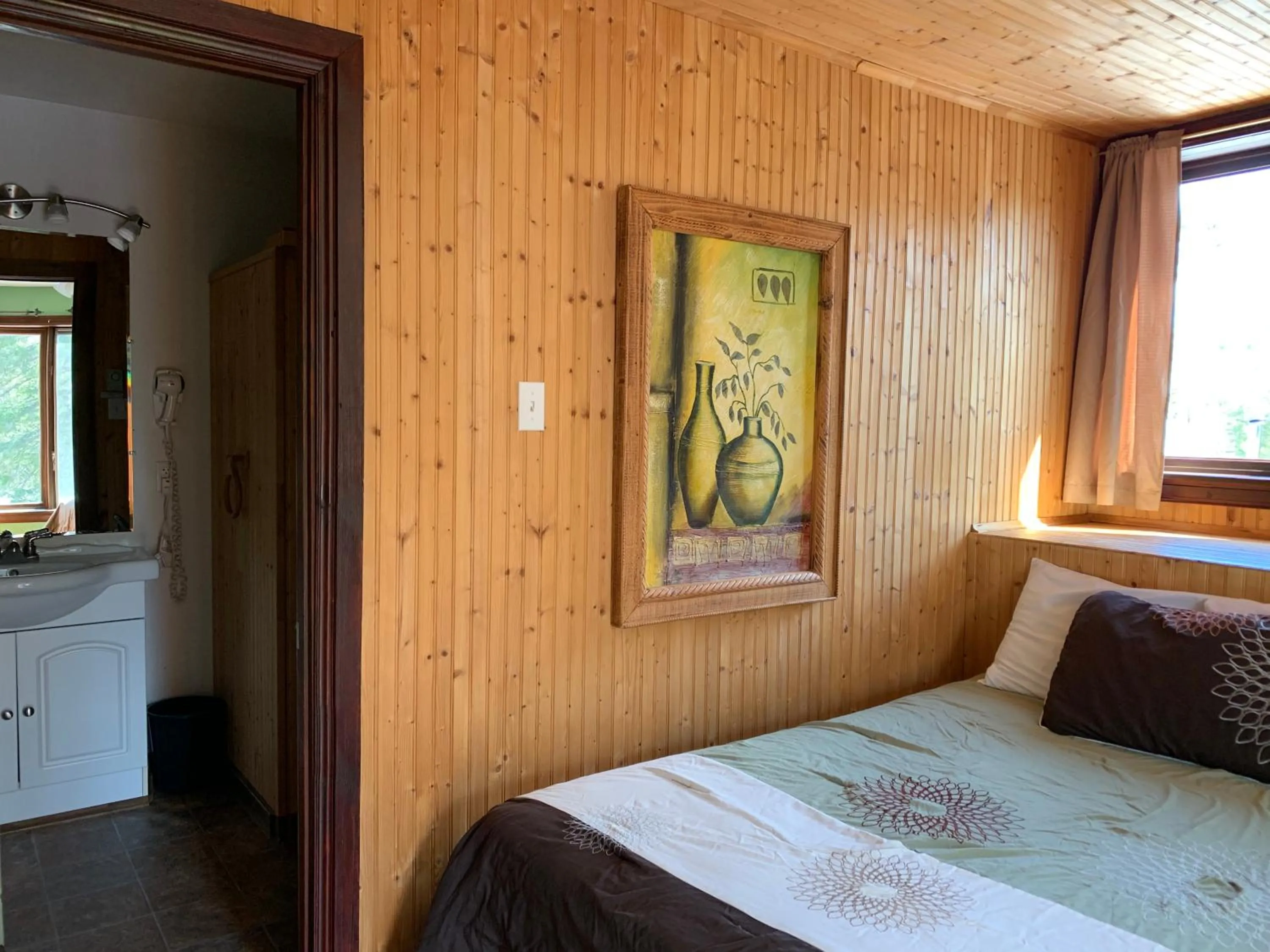 Bedroom, Bed in L'Auberge Refuge du Trappeur