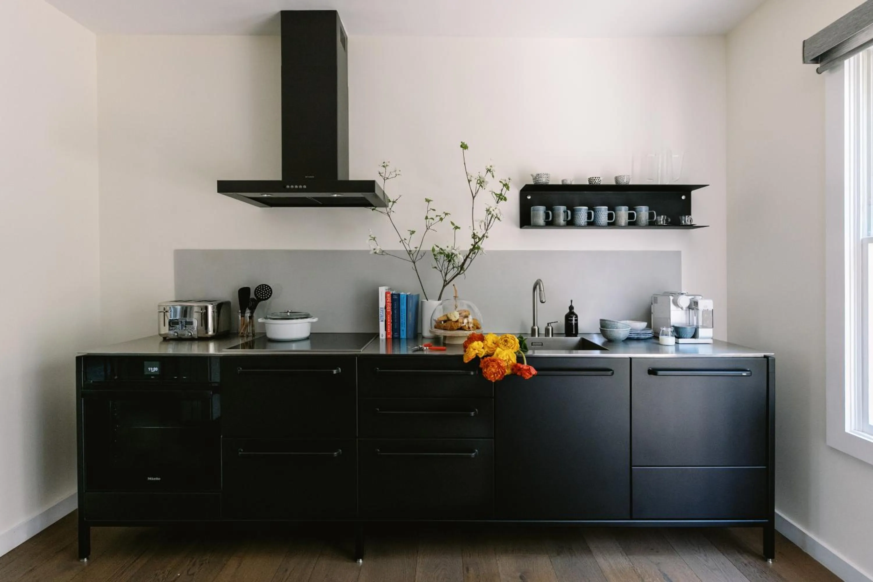 kitchen in The Roundtree, Amagansett