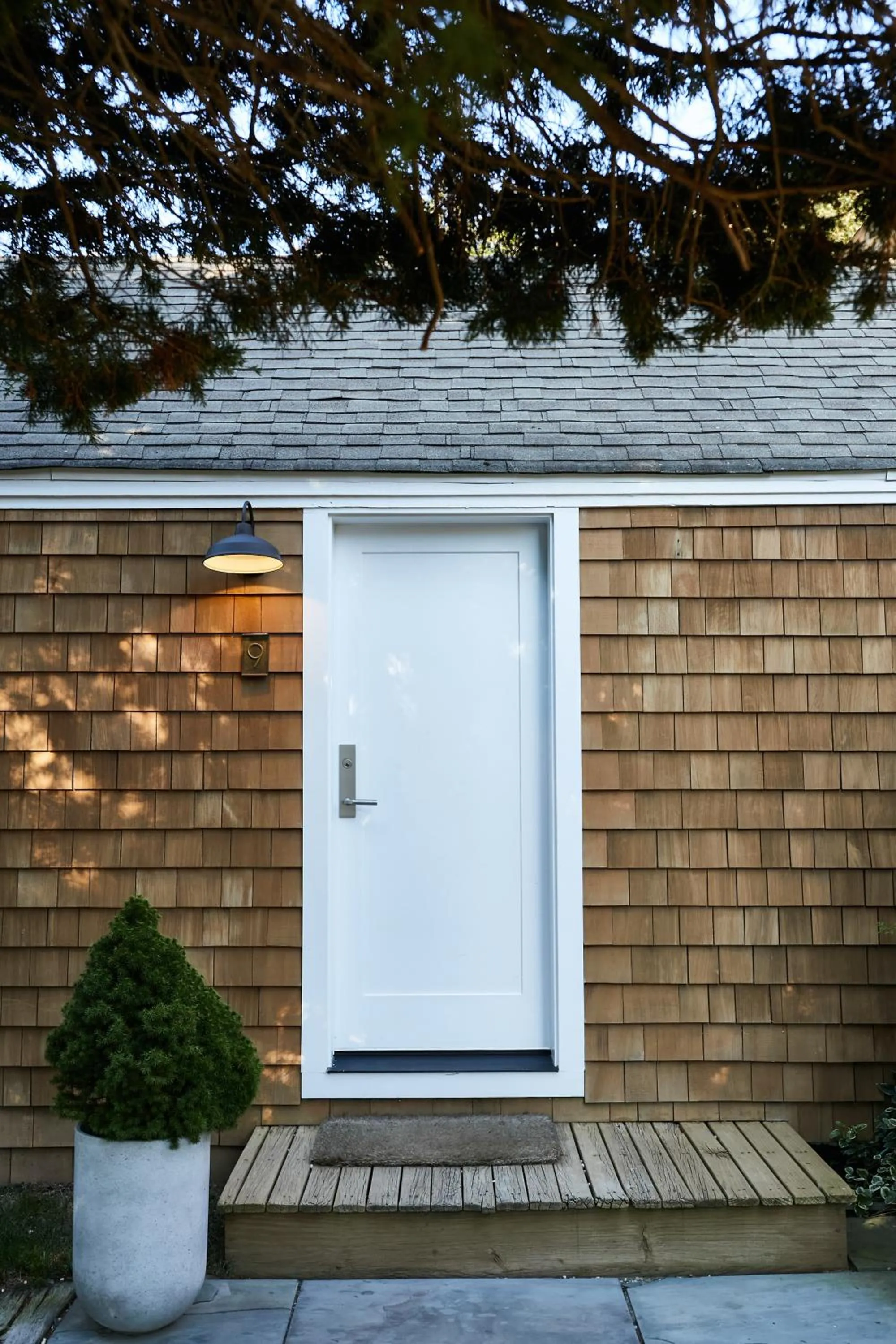 Facade/entrance in The Roundtree, Amagansett