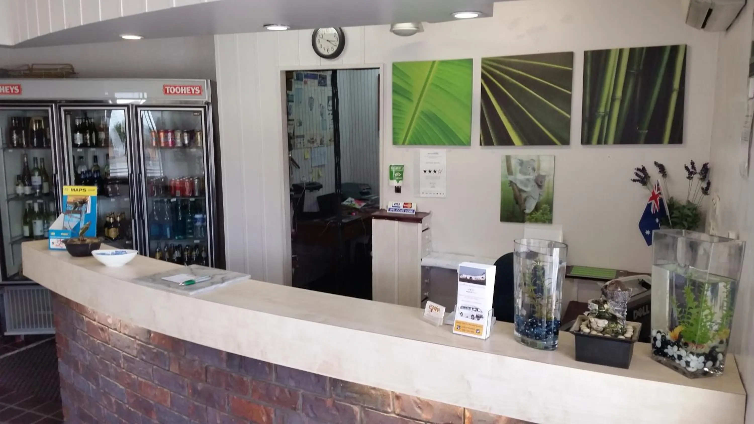 Lobby or reception in Espana Motel