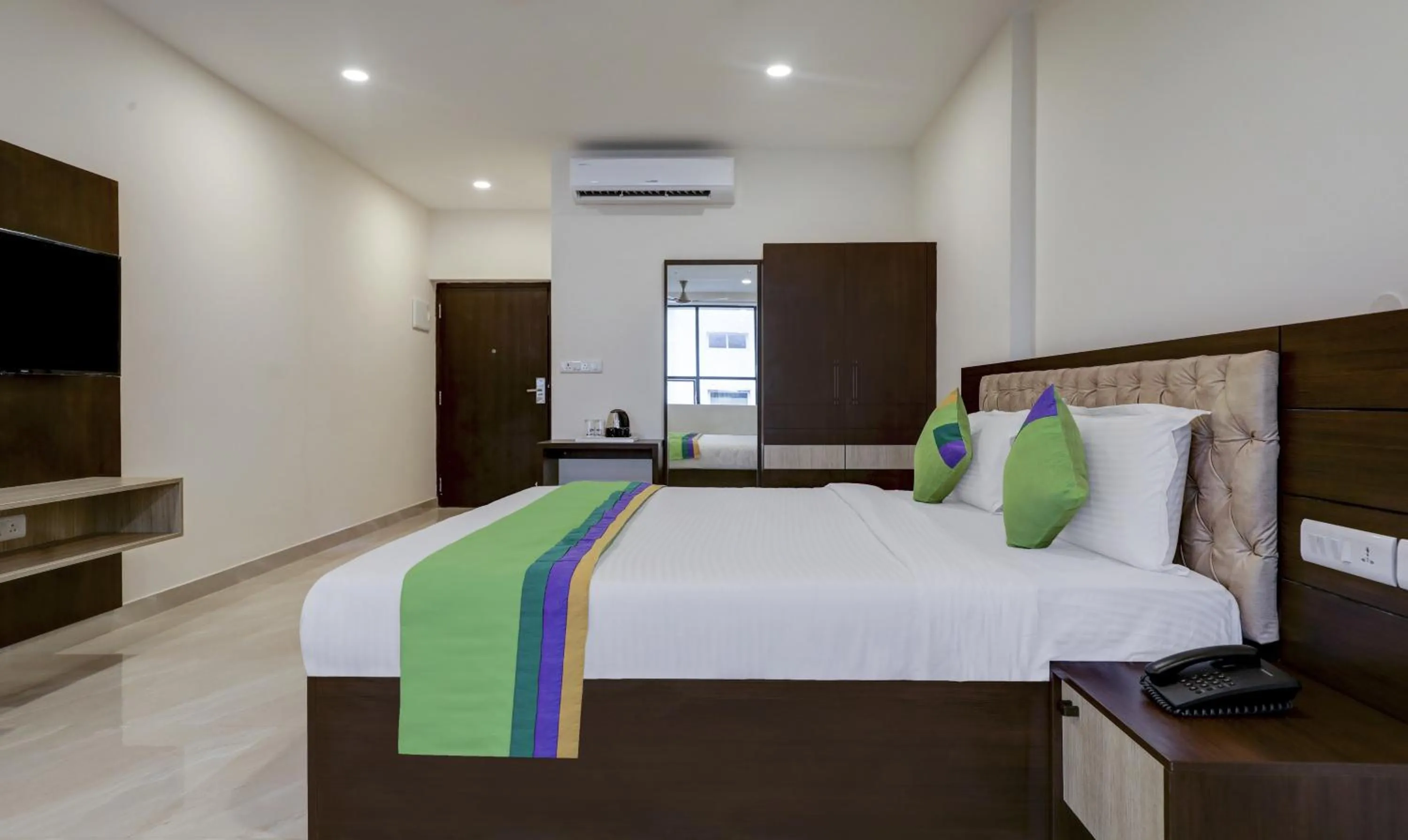 Bedroom, Bed in Treebo The Horizon Kankanady