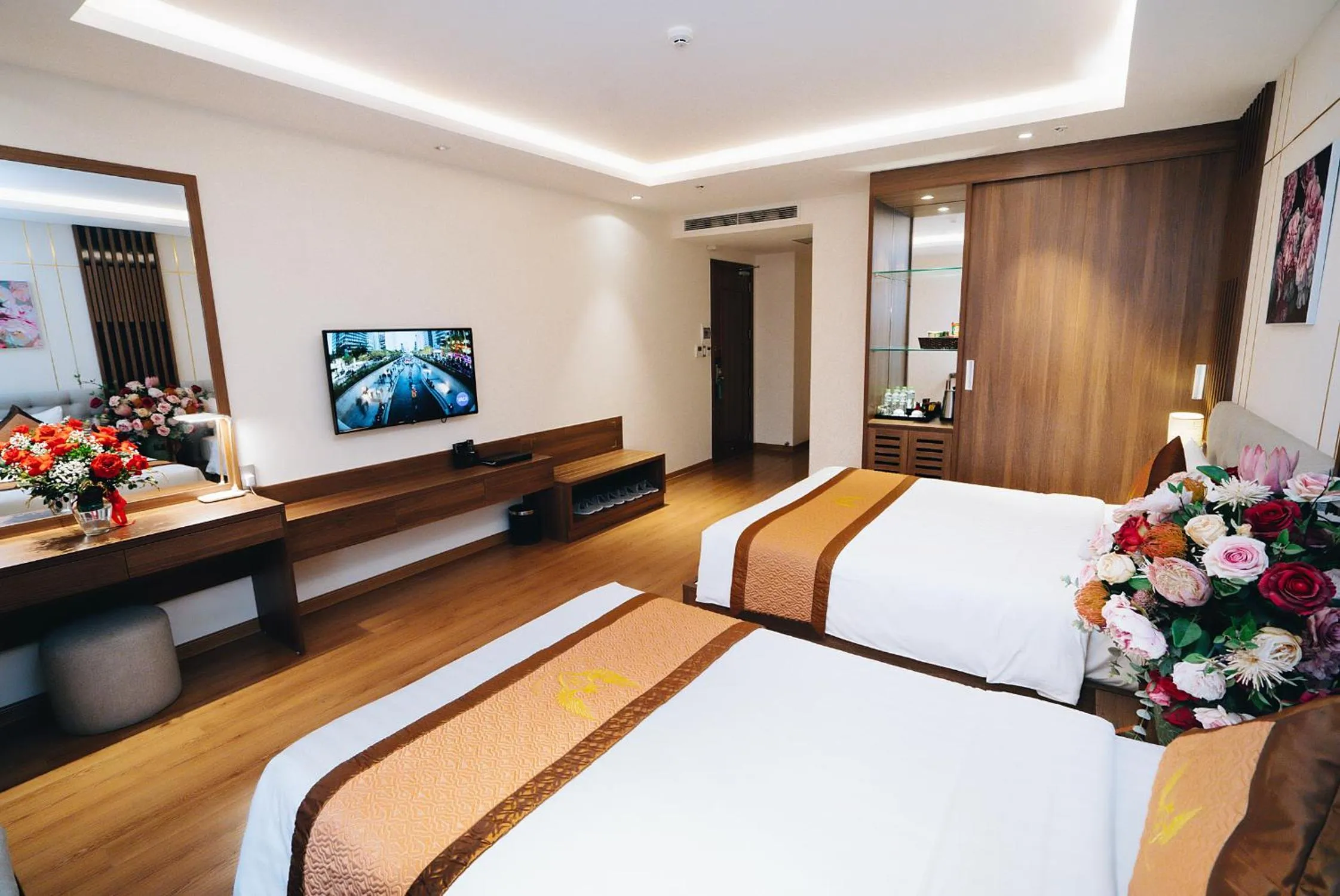 Bedroom, Bed in Manh Quan Luxury Hotel