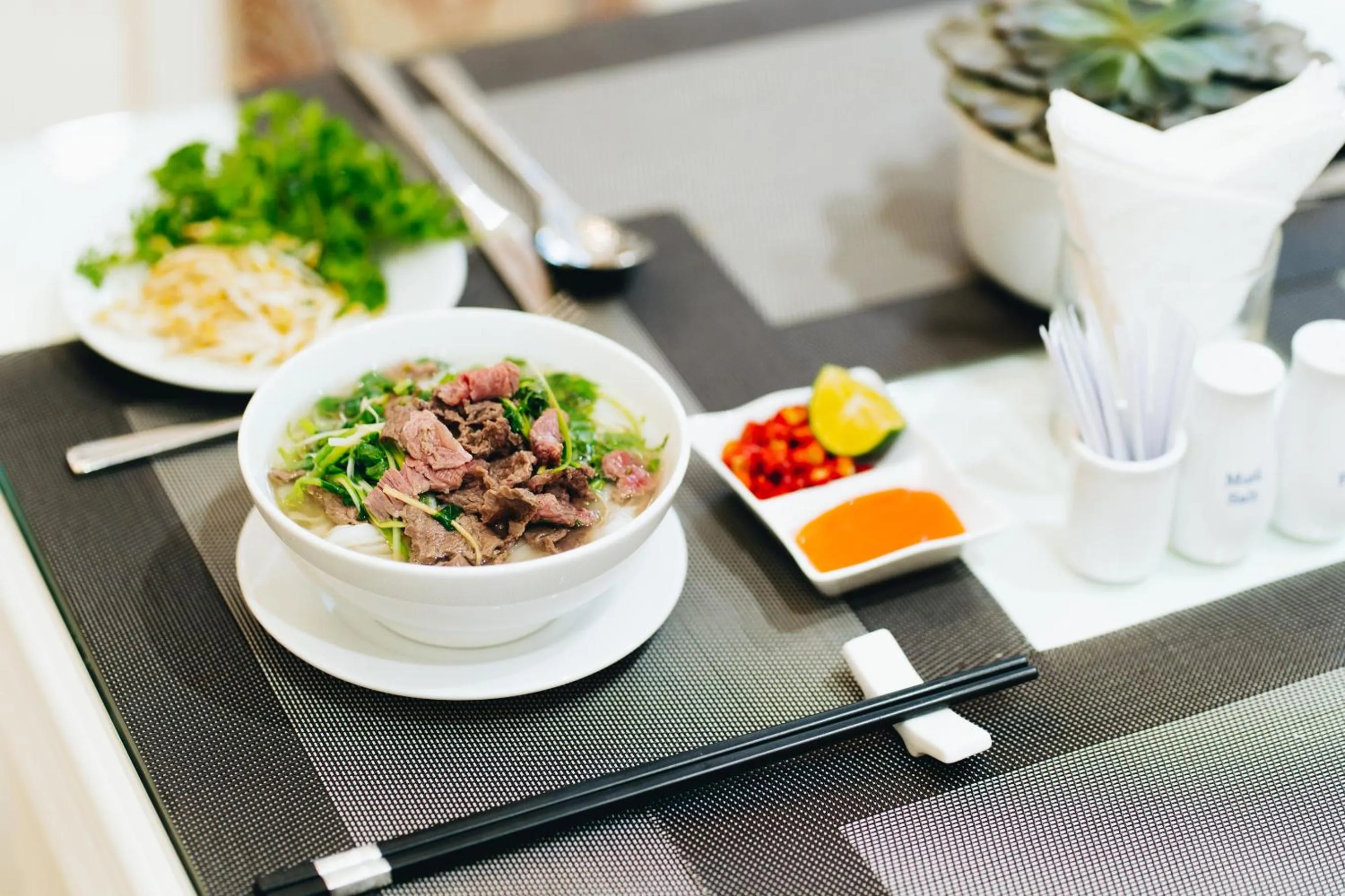 Restaurant/places to eat in Manh Quan Luxury Hotel