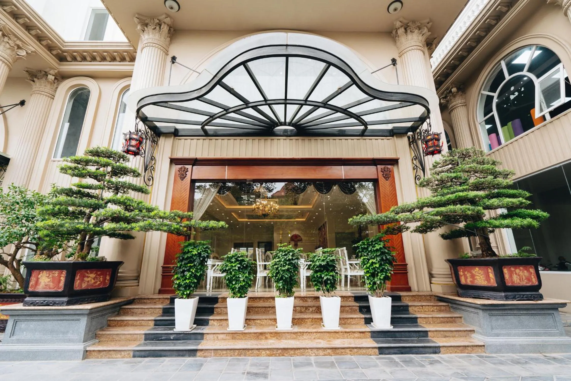 Patio in Manh Quan Luxury Hotel