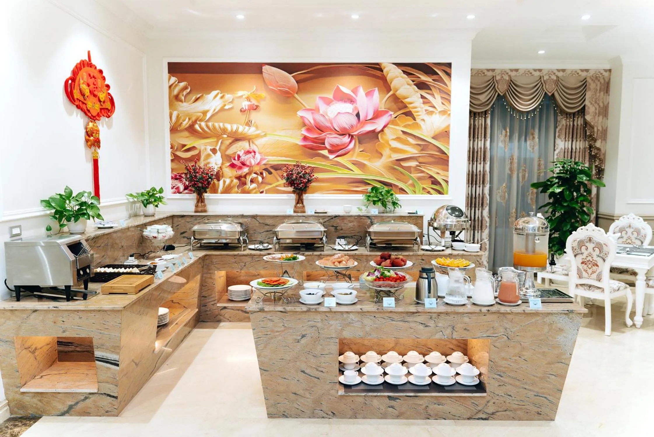 Restaurant/places to eat in Manh Quan Luxury Hotel