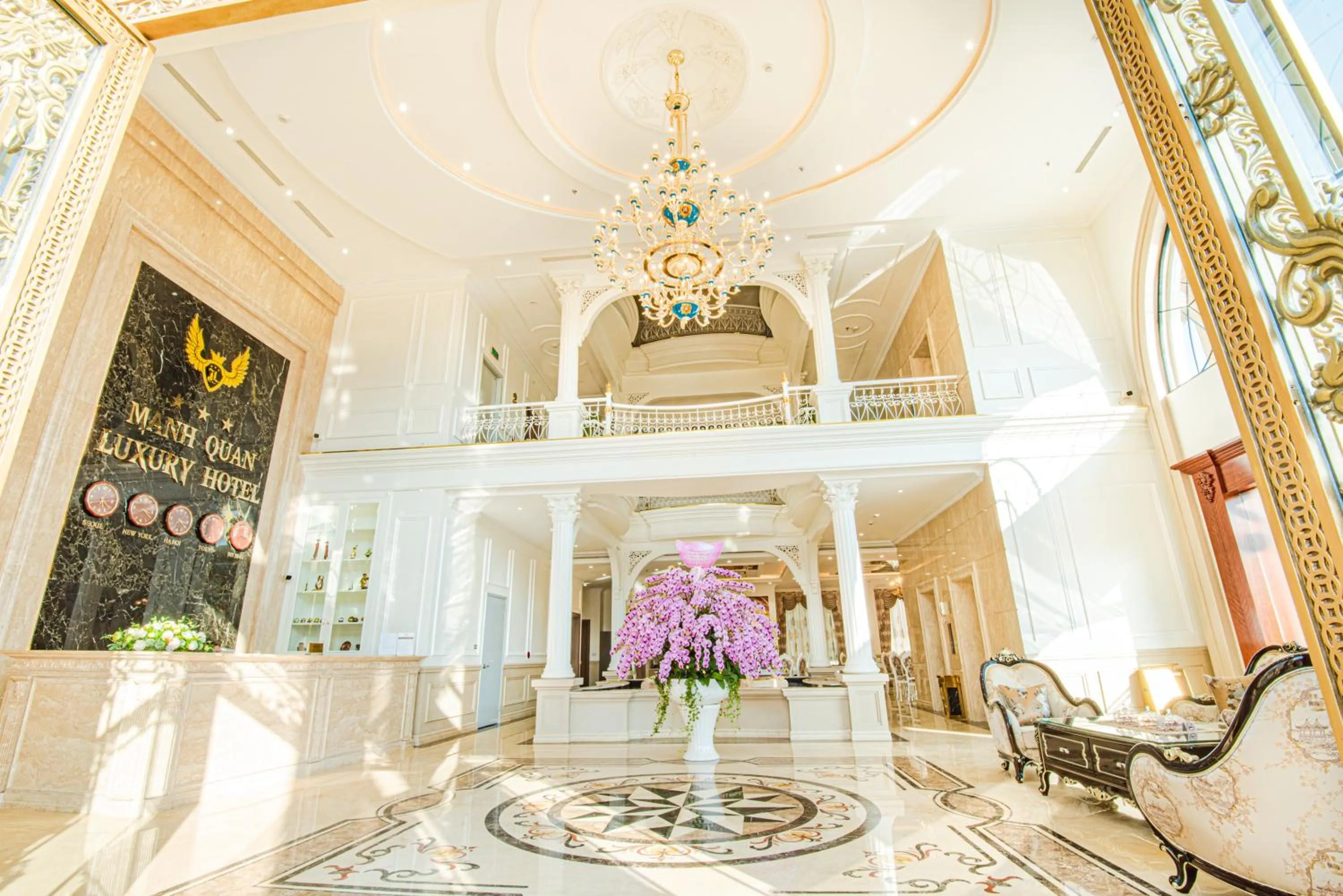 Lobby or reception in Manh Quan Luxury Hotel