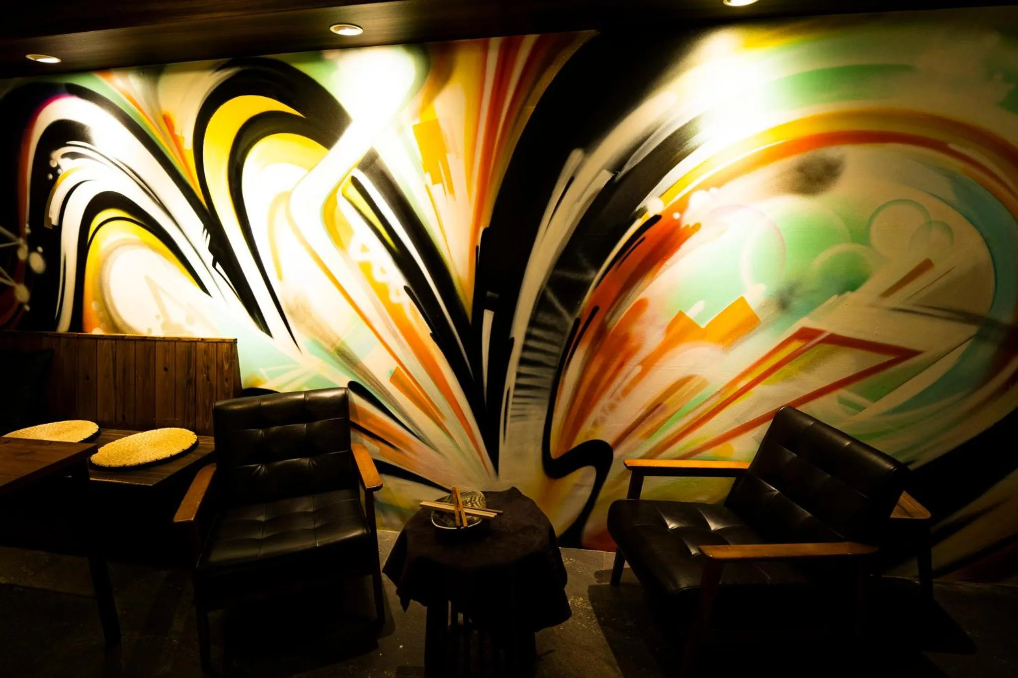 Communal lounge/ TV room in R Hostel Namba south