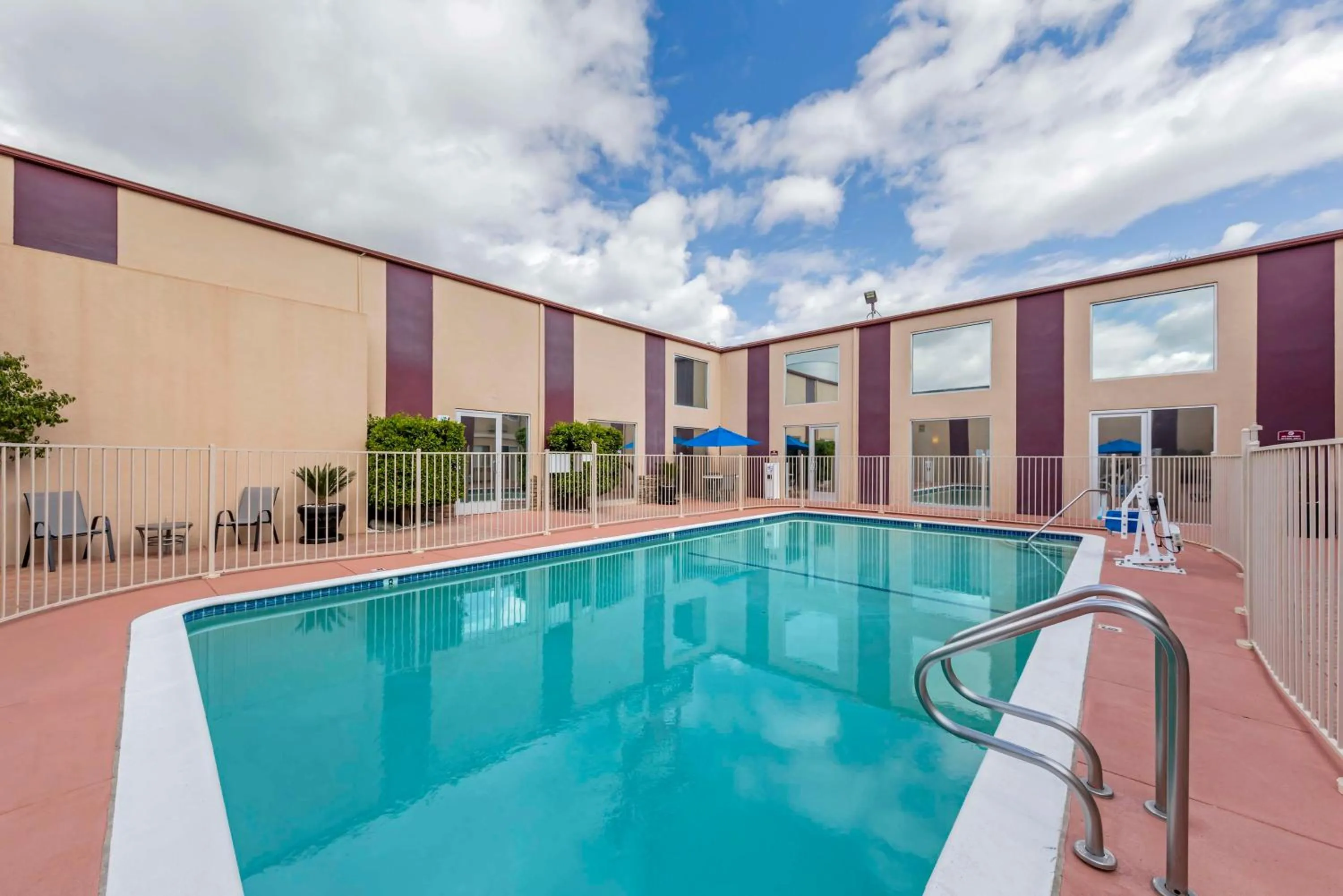 Pool view in Best Western Canoga Park Motor Inn