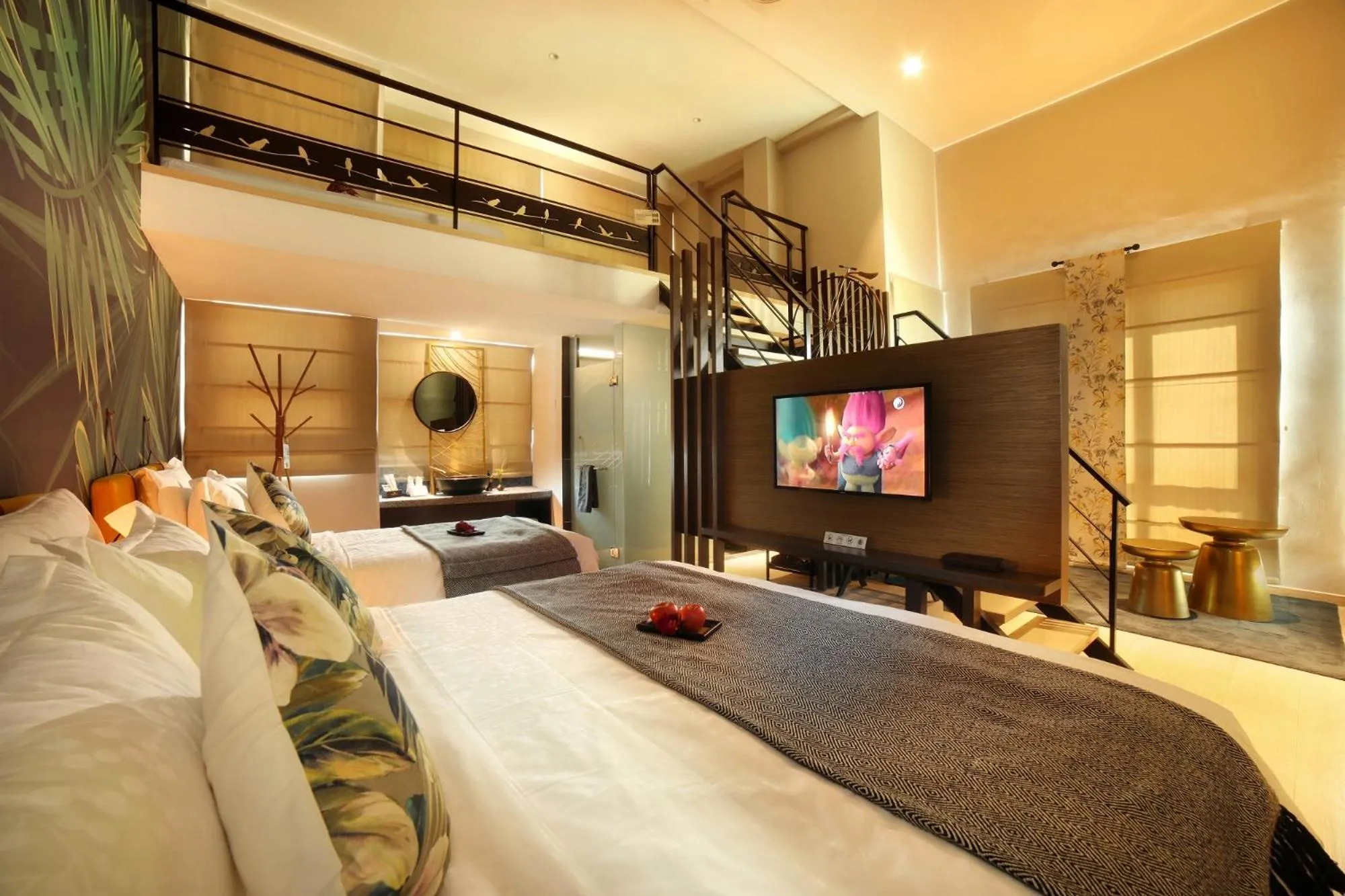 Photo of the whole room, Bed in Sojourn Spa Hotel Ipoh