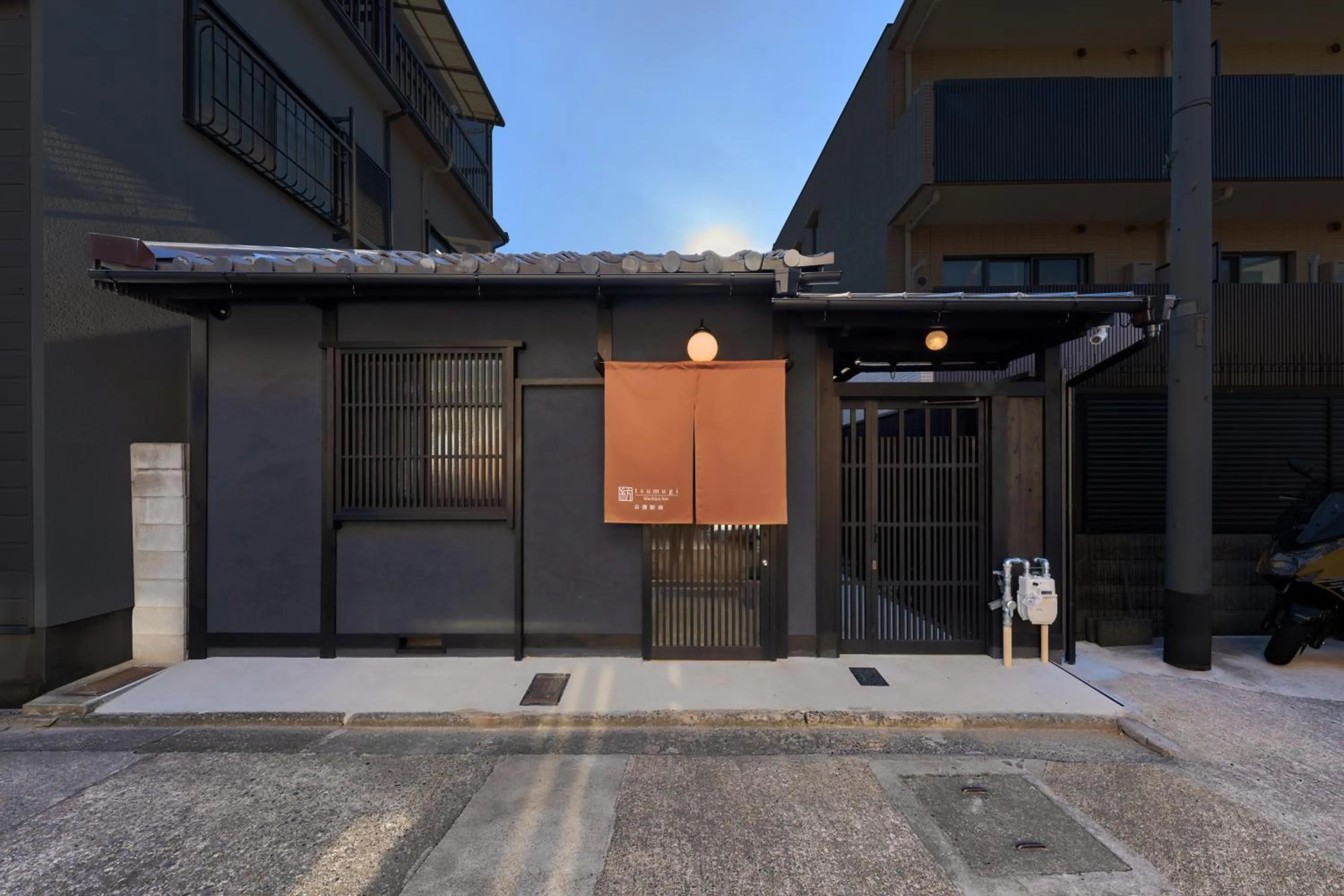 Facade/entrance in Kanade Kyotoeki-Minami
