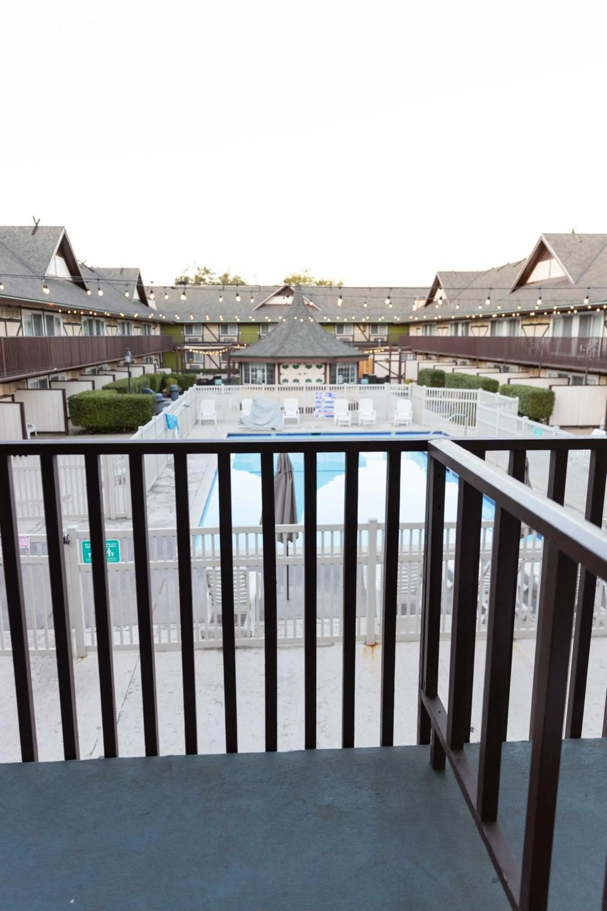 Patio in Pea Soup Andersen's Inn