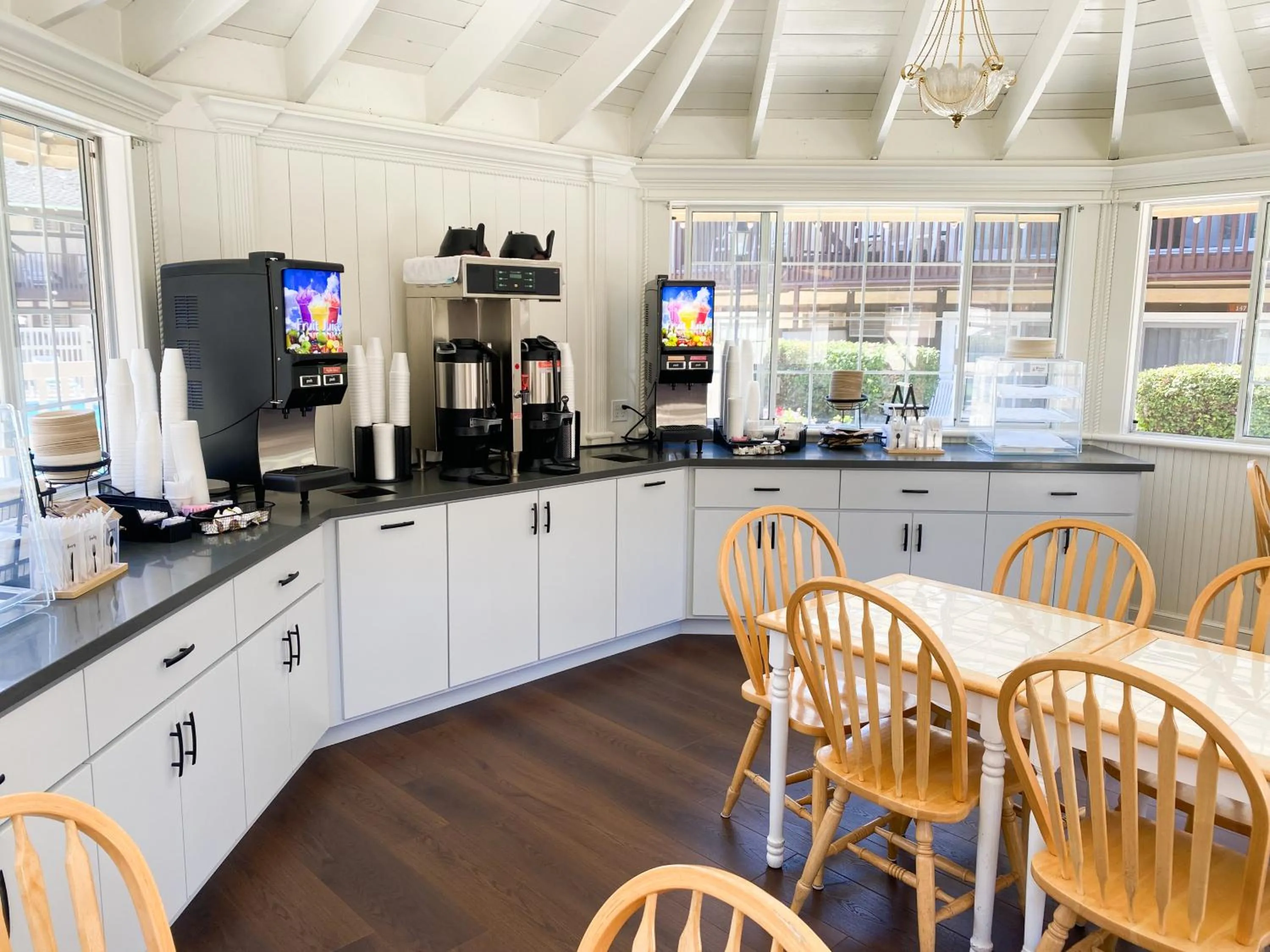 Breakfast in Pea Soup Andersen's Inn