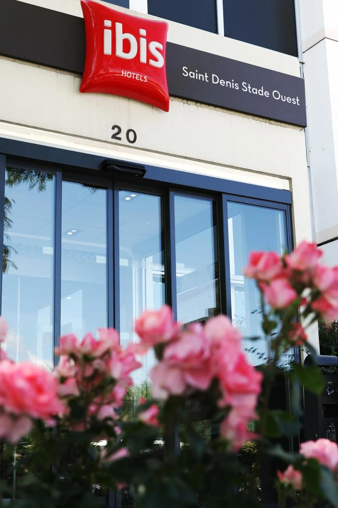 Facade/entrance in ibis Saint-Denis Stade Ouest