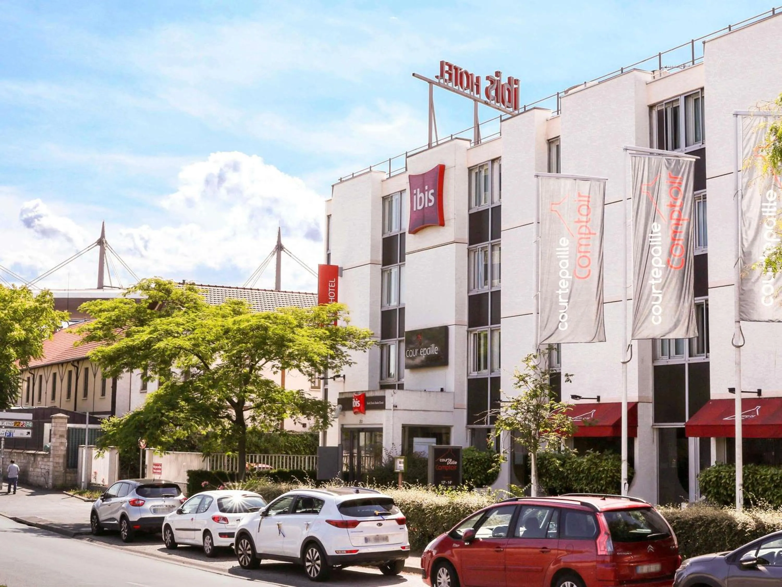 Property building in ibis Saint-Denis Stade Ouest