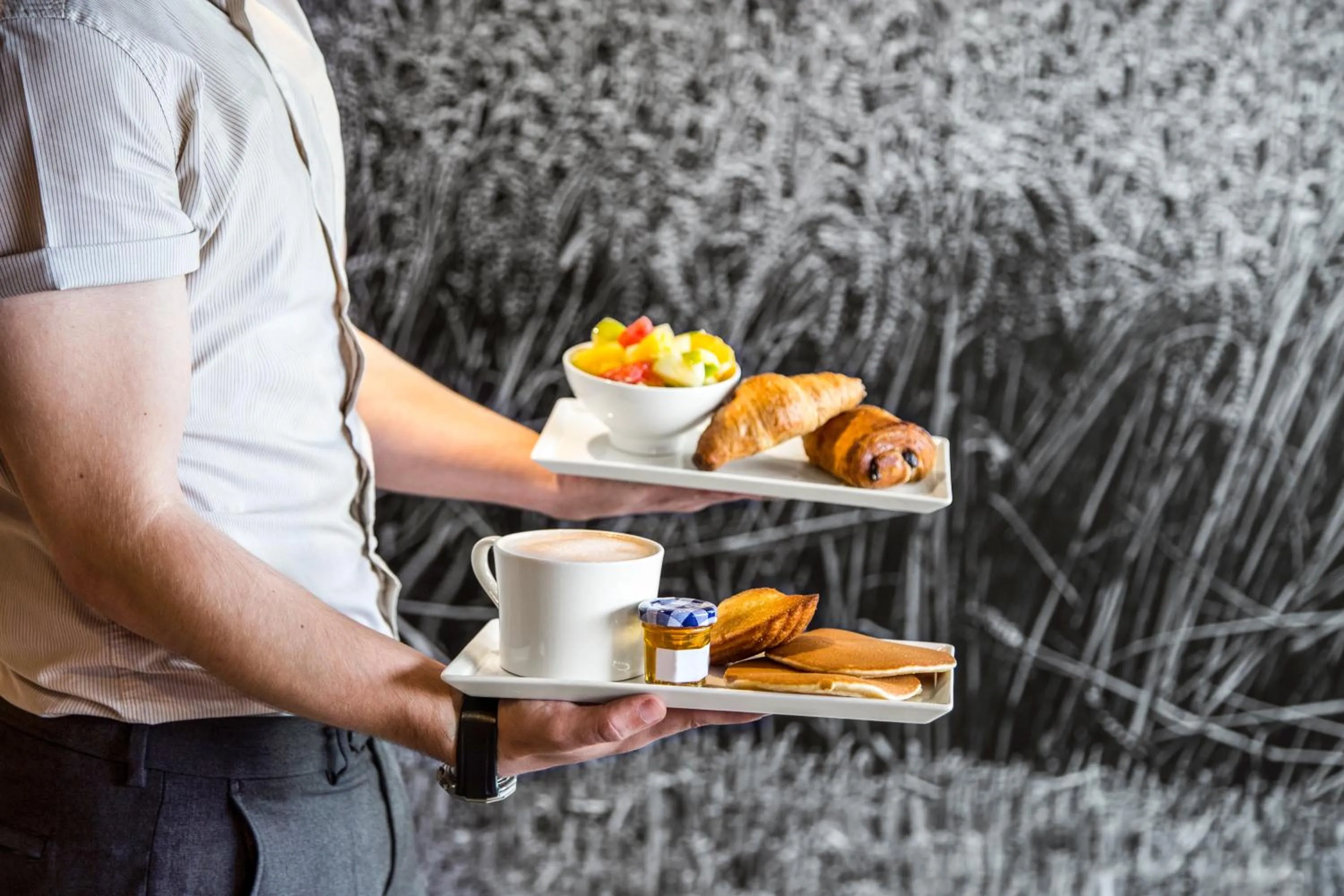 Food and drinks in ibis Saint-Denis Stade Ouest