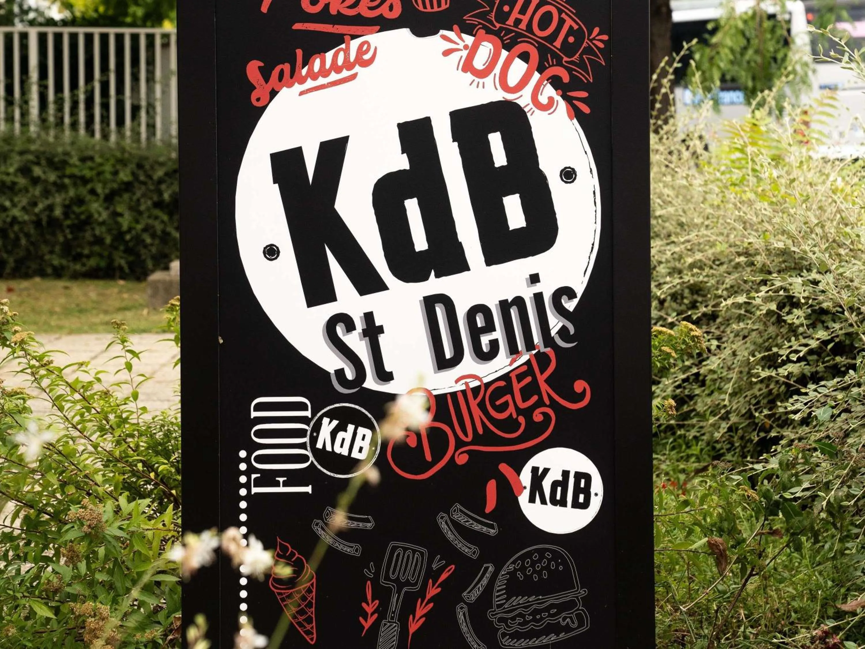 Restaurant/places to eat in ibis Saint-Denis Stade Ouest