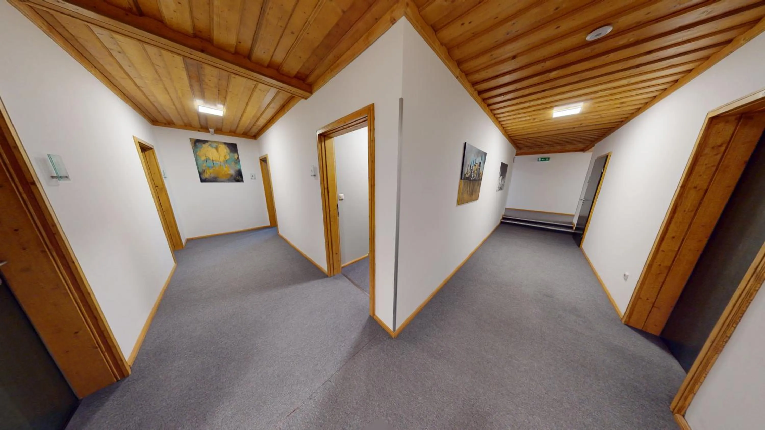 Photo of the whole room in Moving Rooms