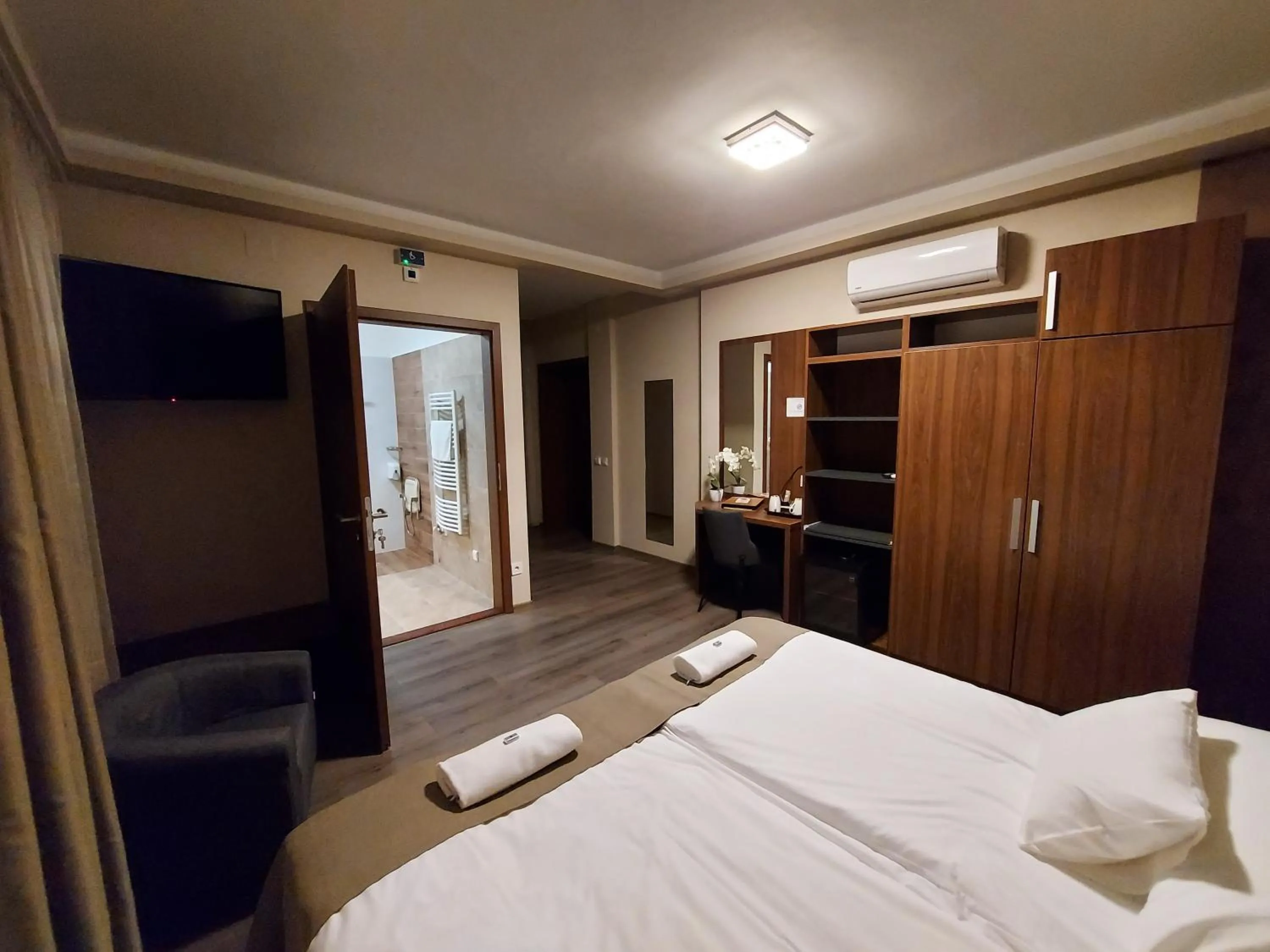 TV and multimedia, Bed in Vén Diófa De Lux Panzió