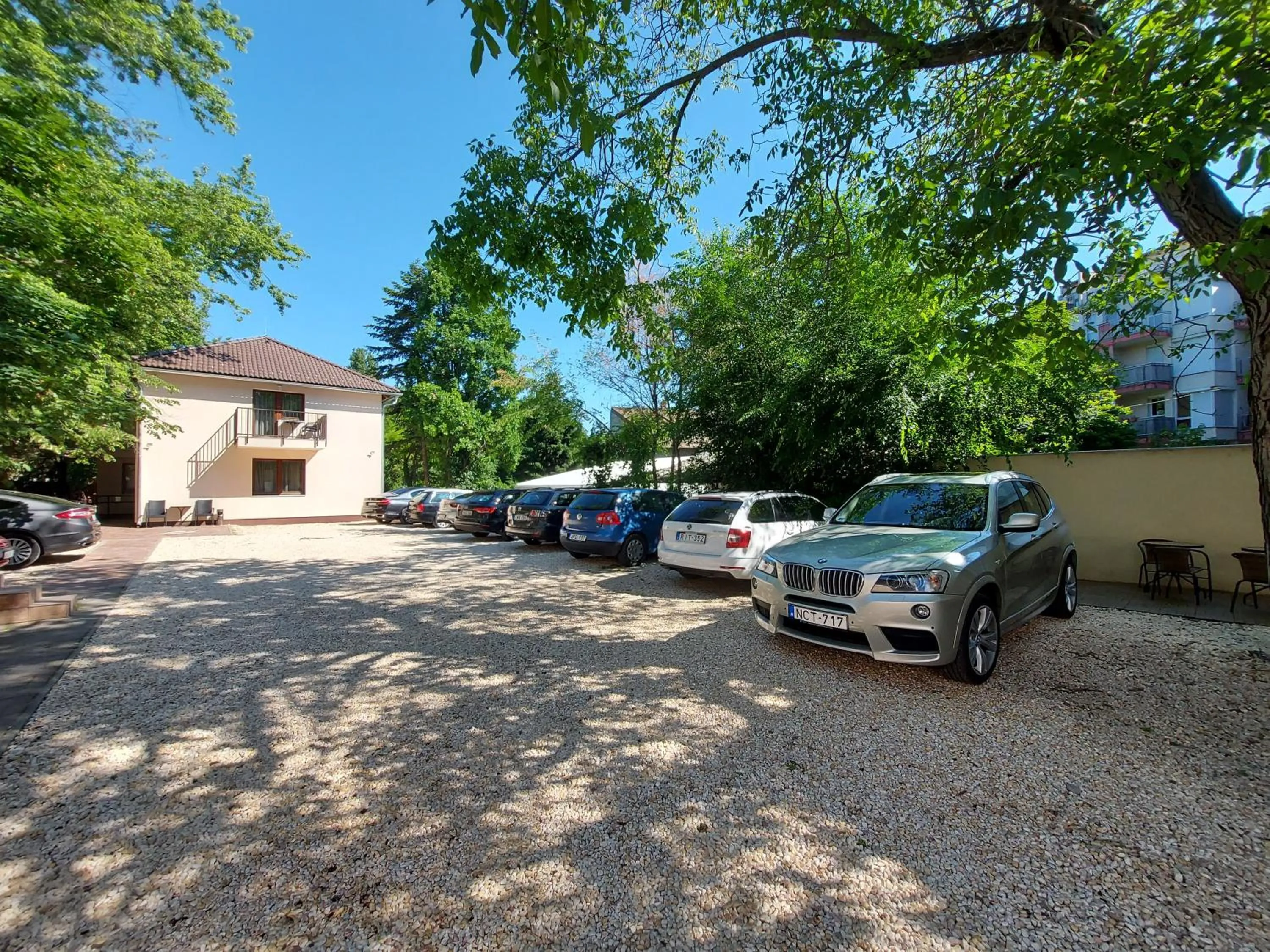 Inner courtyard view in Vén Diófa De Lux Panzió