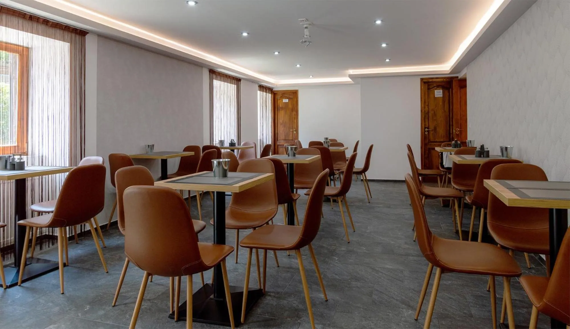 Restaurant/places to eat in Vén Diófa De Lux Panzió