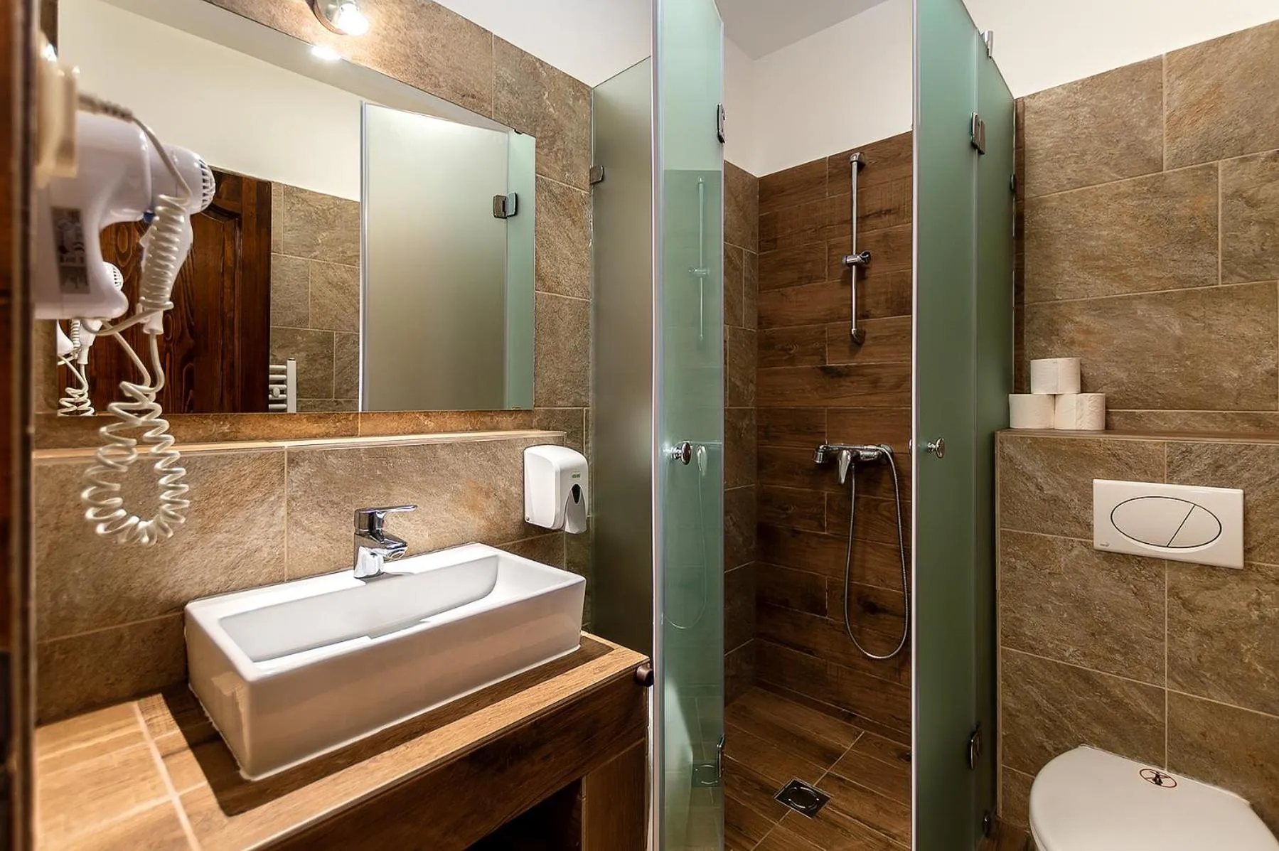 Bathroom in Vén Diófa De Lux Panzió