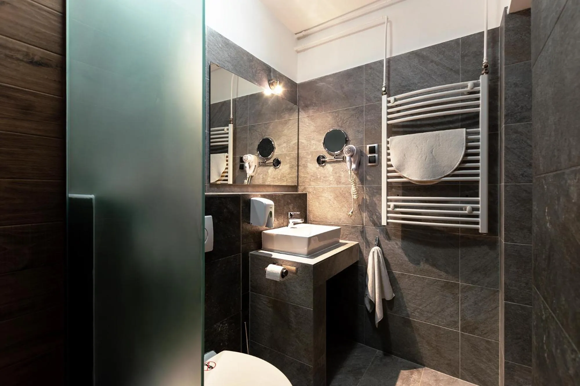 Bathroom in Vén Diófa De Lux Panzió