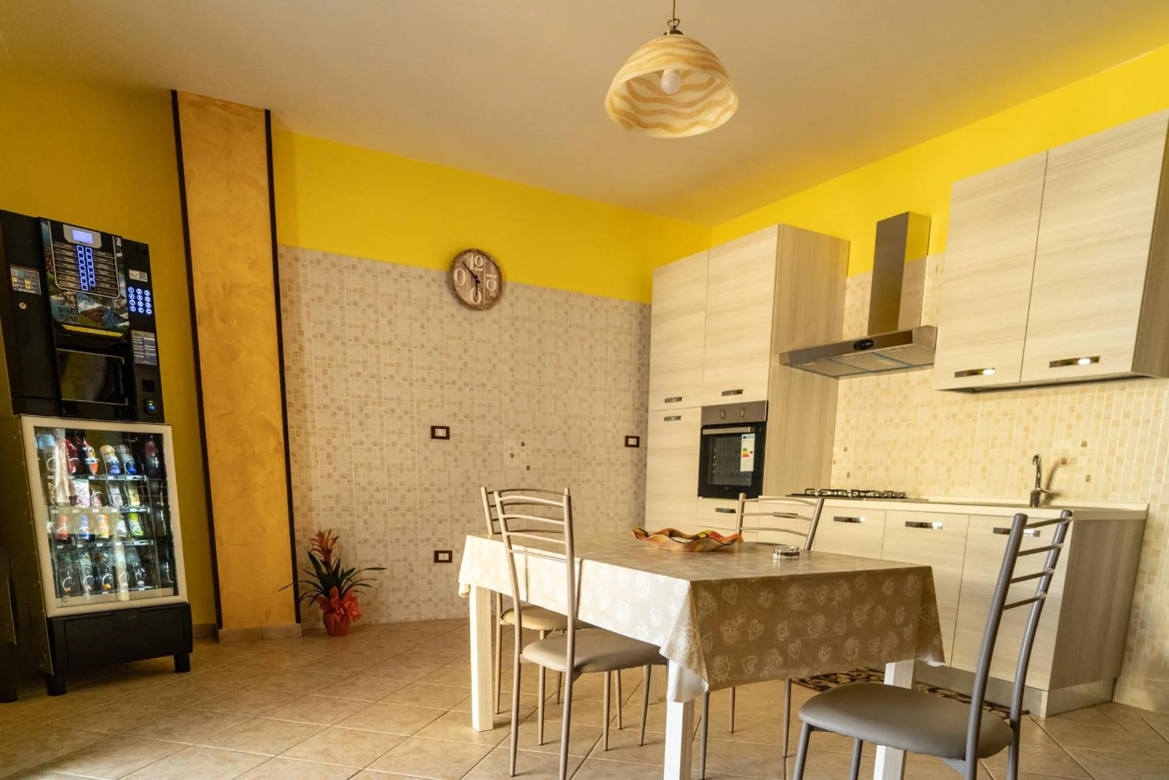 Kitchen or kitchenette in B&B Salerno